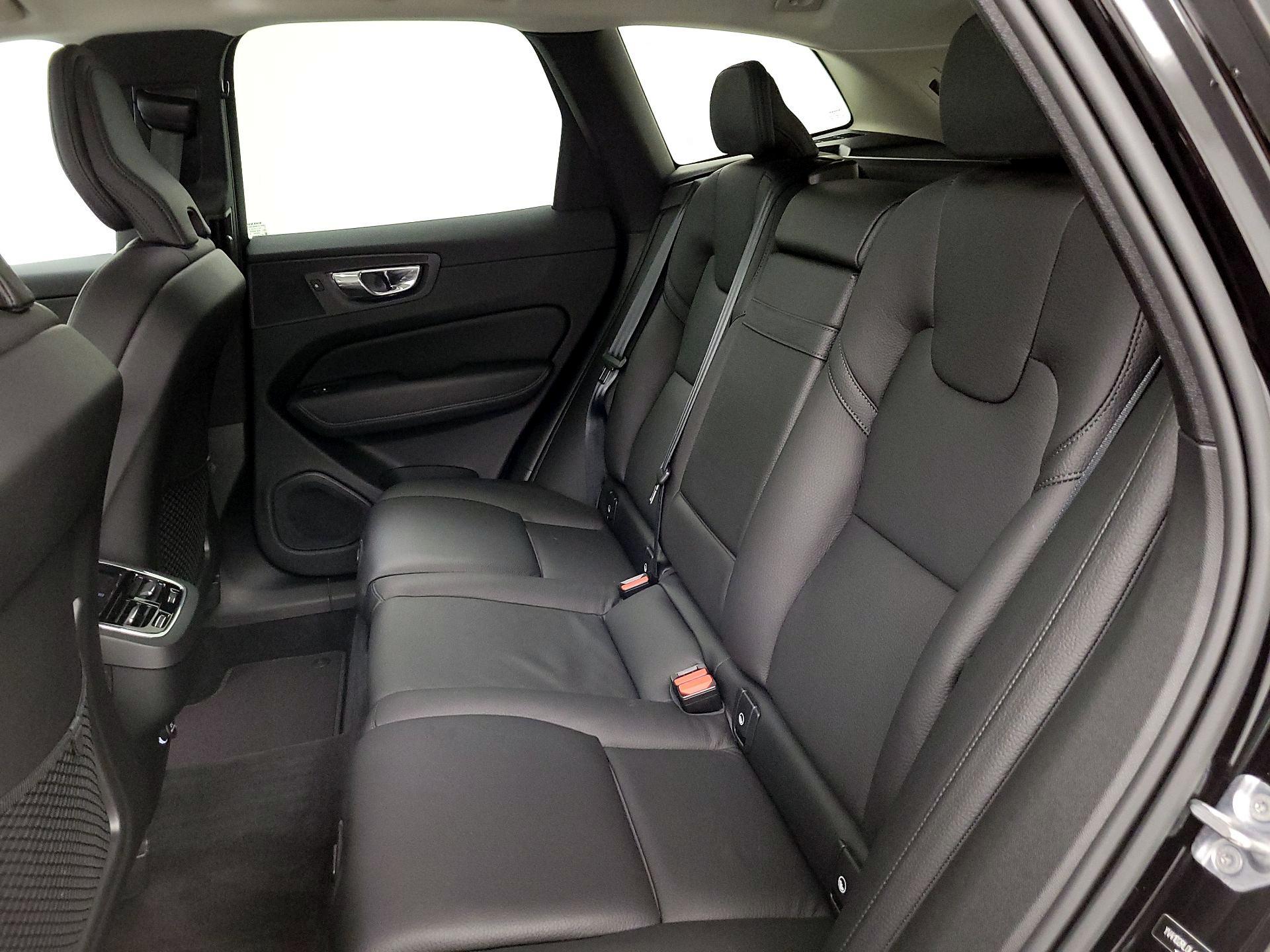 Thumbnail: 2020 Volvo XC60 - 18