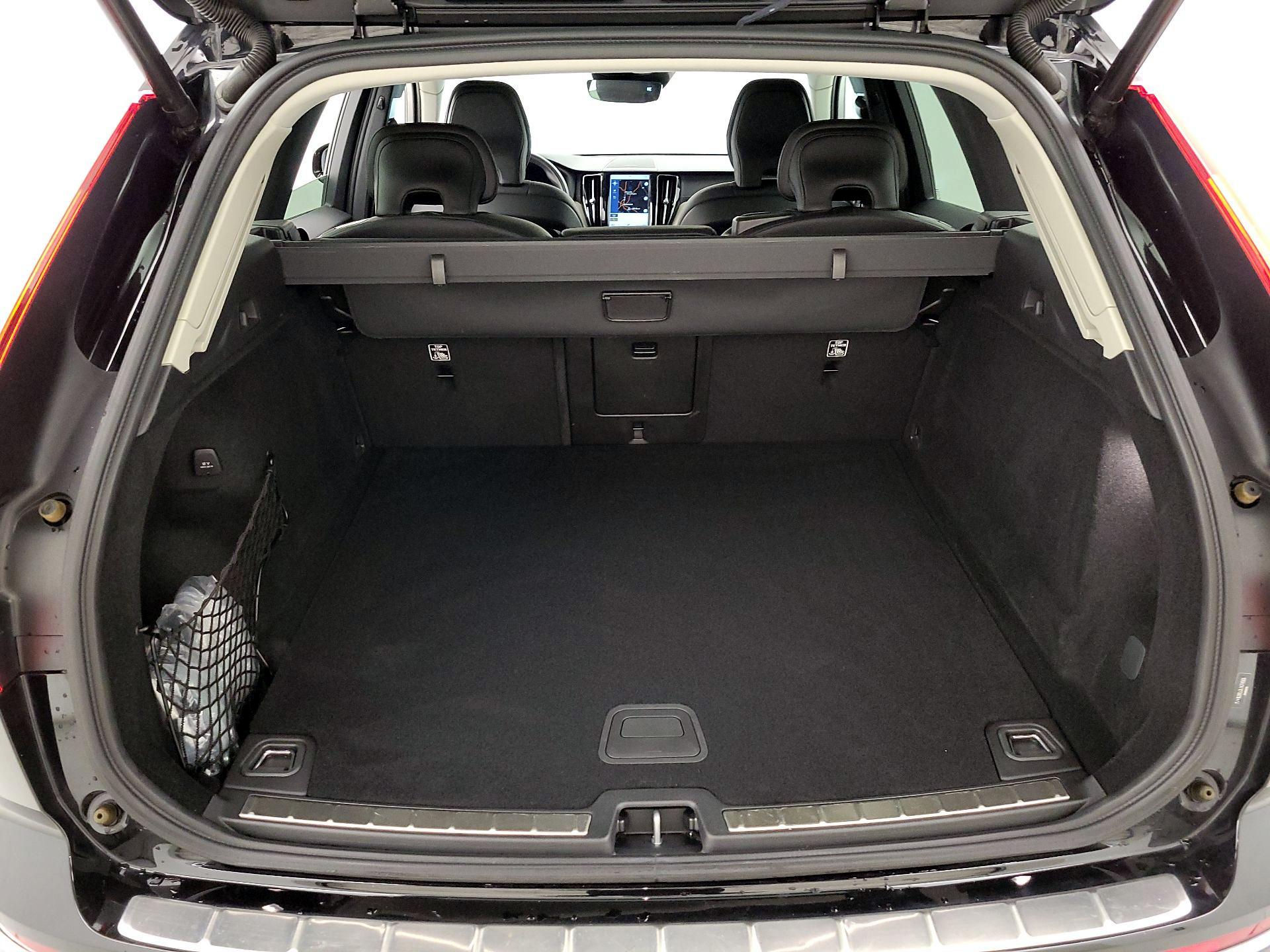 Thumbnail: 2020 Volvo XC60 - 19