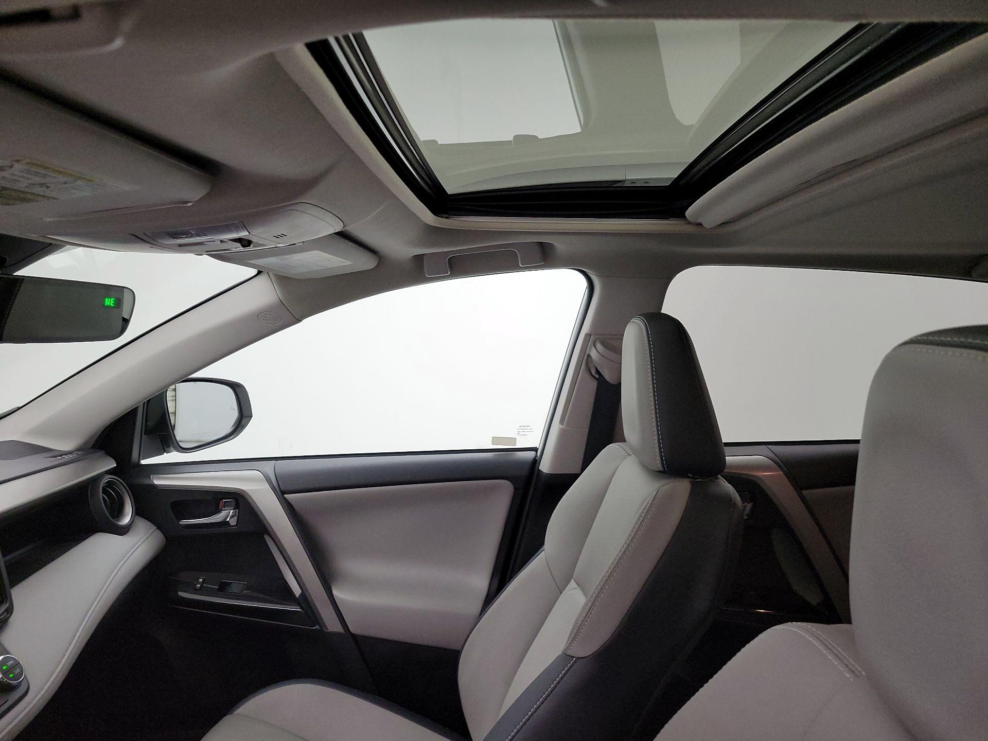 Thumbnail: 2016 Toyota RAV4 - 20