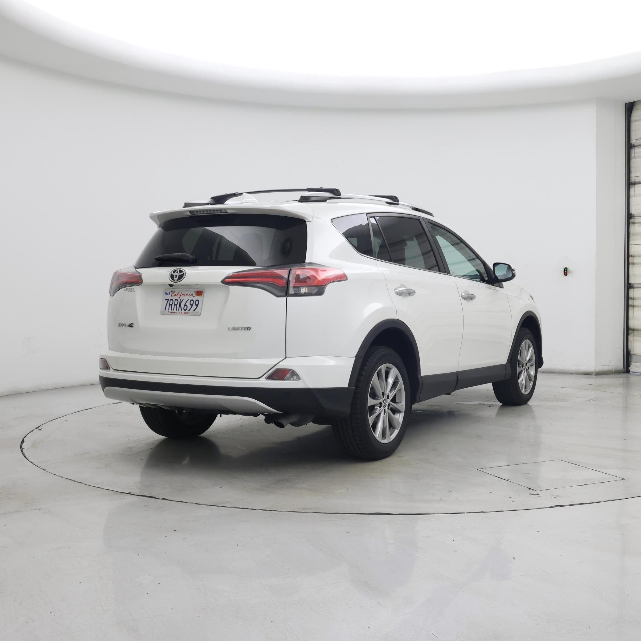 Thumbnail: 2016 Toyota RAV4 - 8