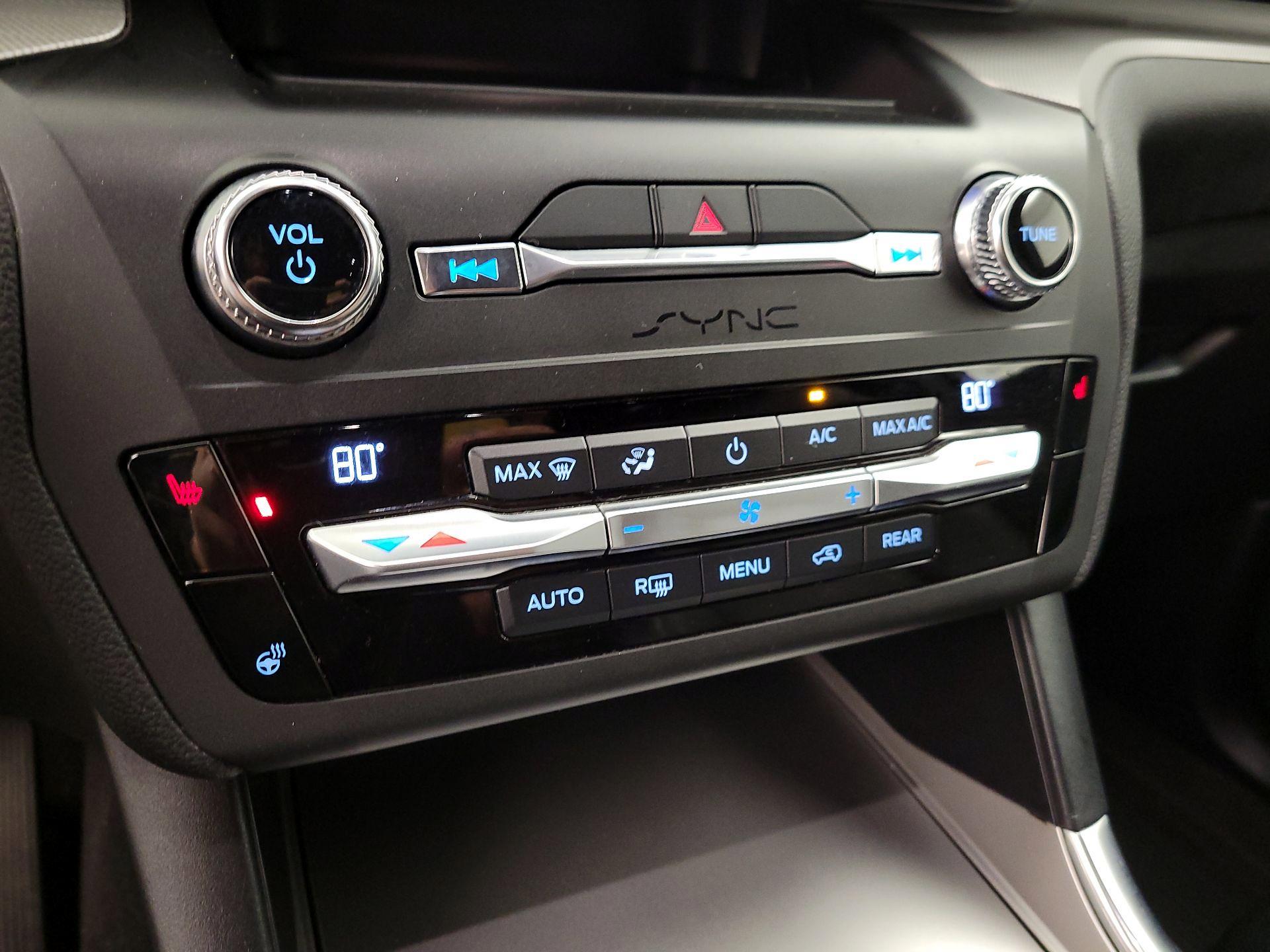 Thumbnail: 2020 Ford Explorer - 17