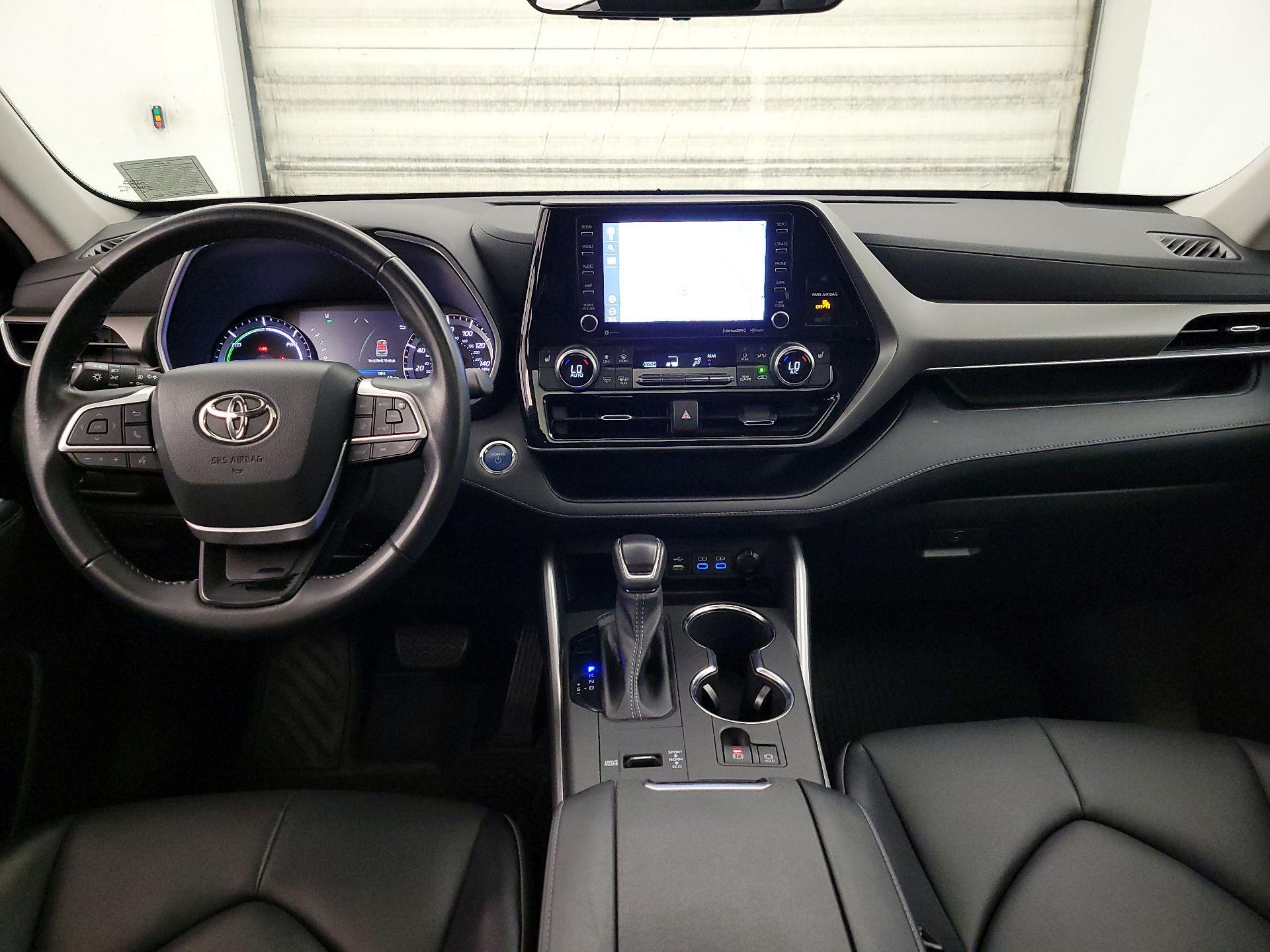 Thumbnail: 2022 Toyota Highlander - 9