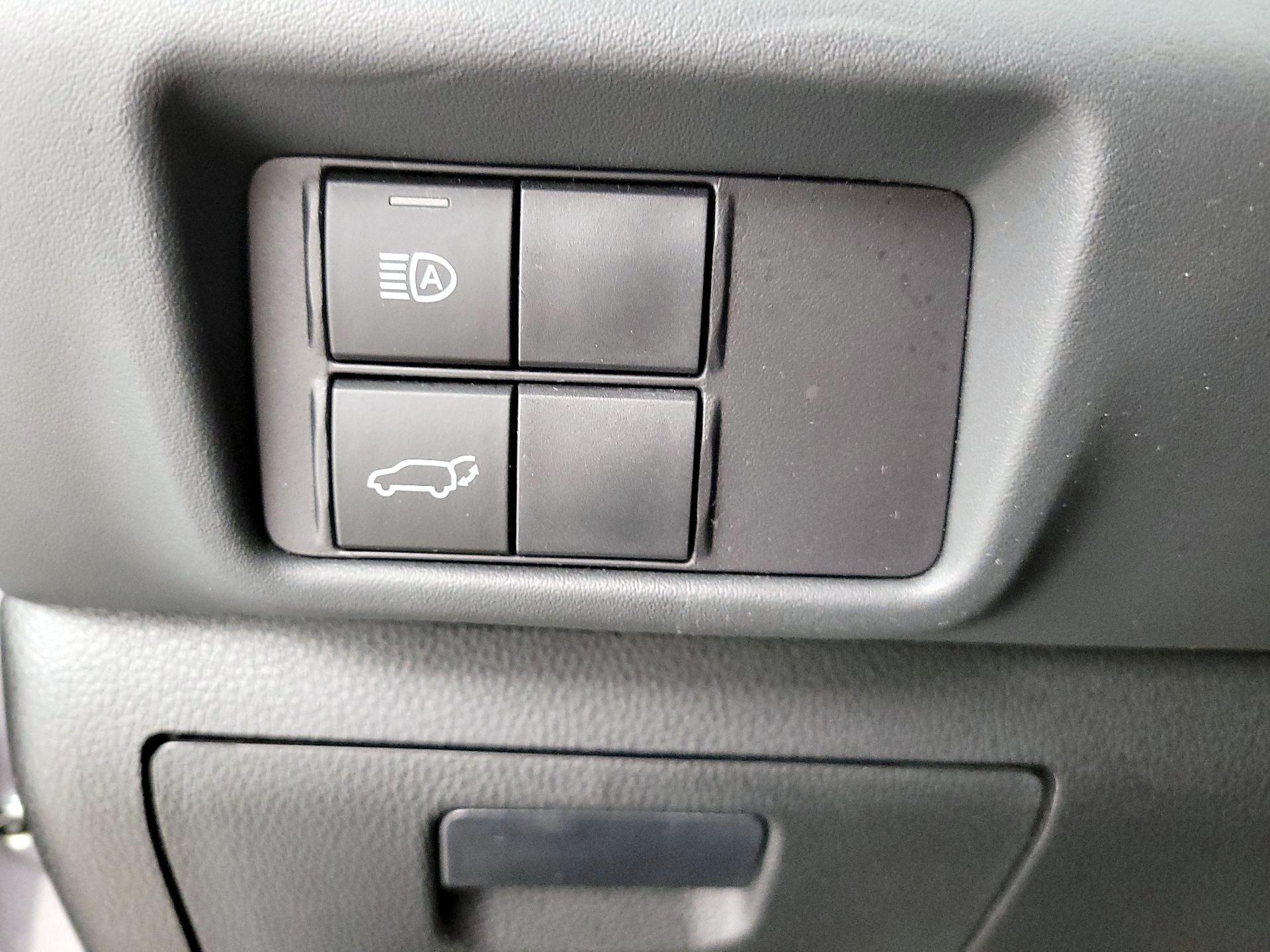 Thumbnail: 2022 Toyota Highlander - 13