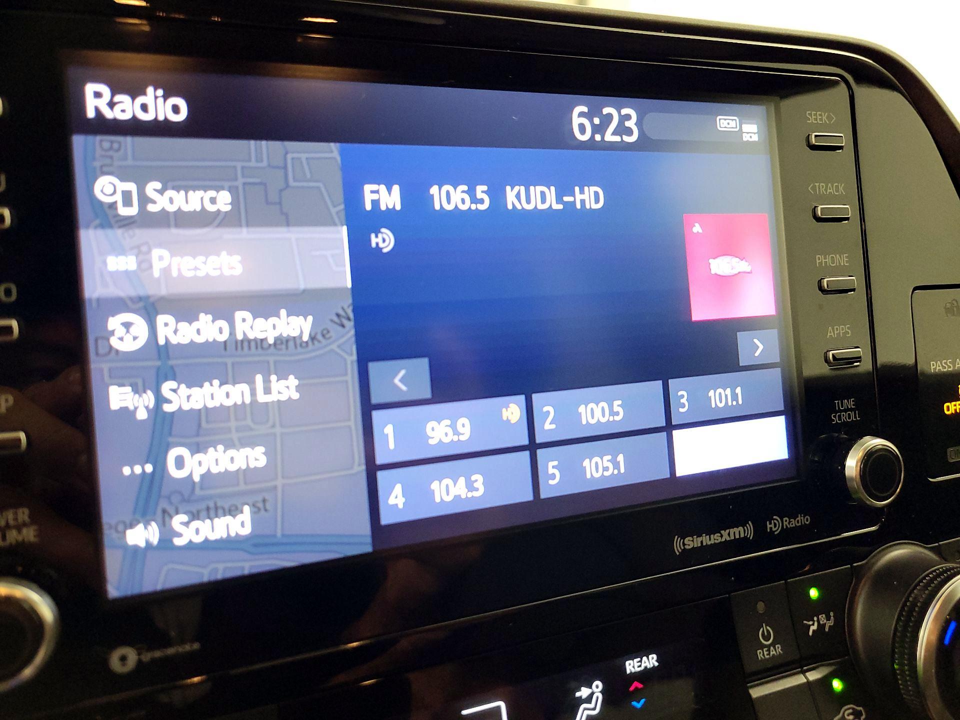 Thumbnail: 2022 Toyota Highlander - 16