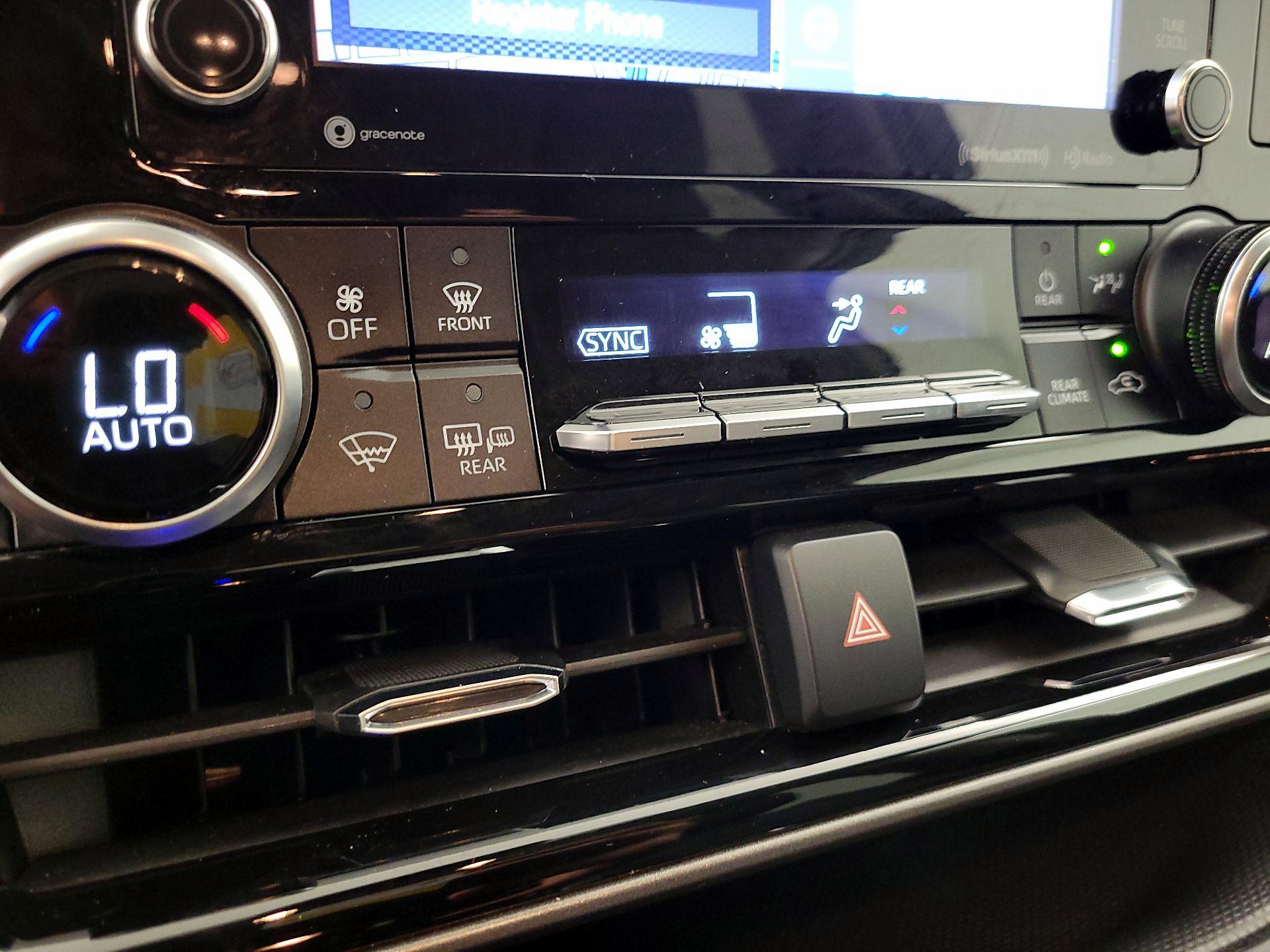 Thumbnail: 2022 Toyota Highlander - 17