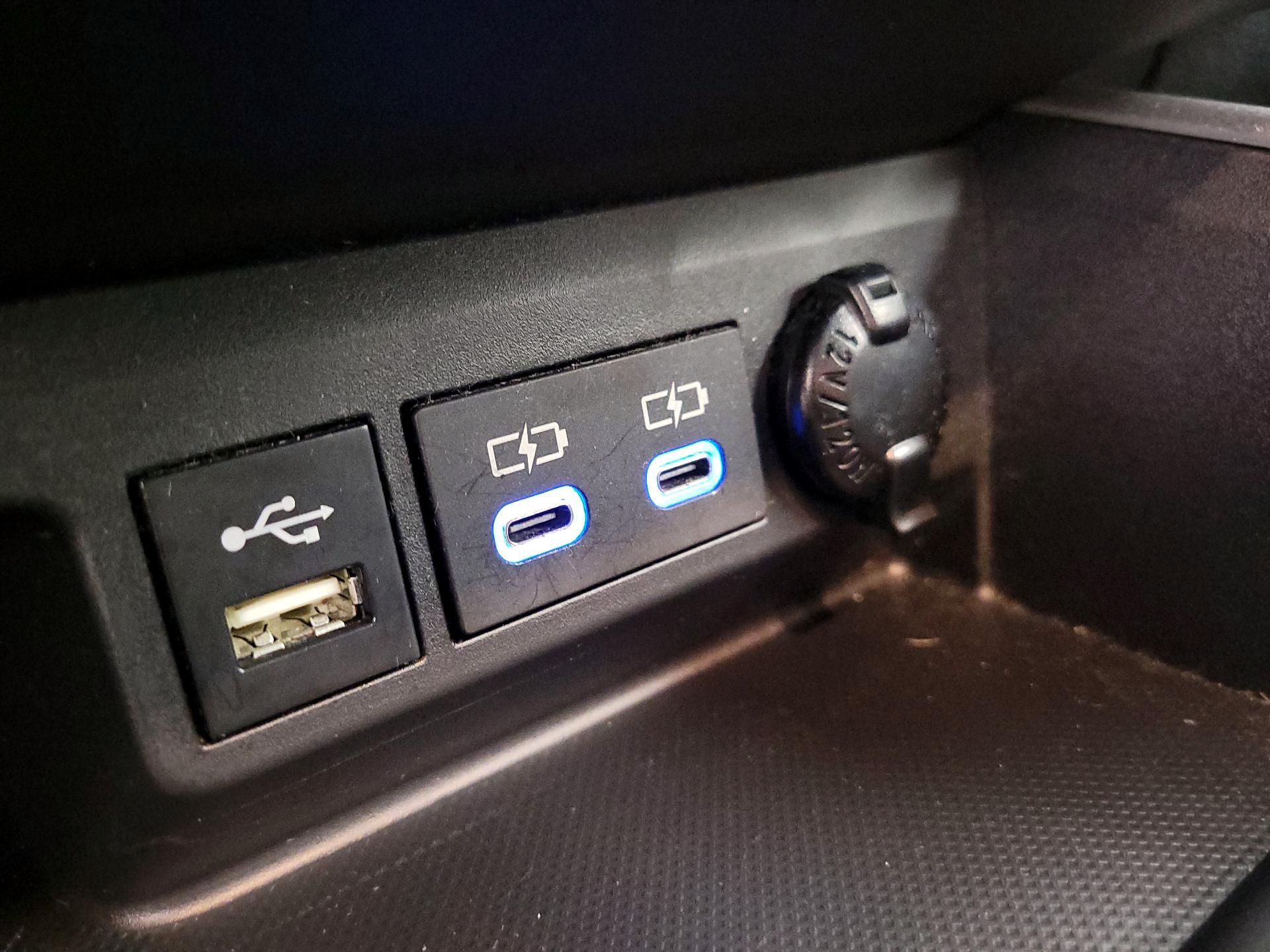 Thumbnail: 2022 Toyota Highlander - 19