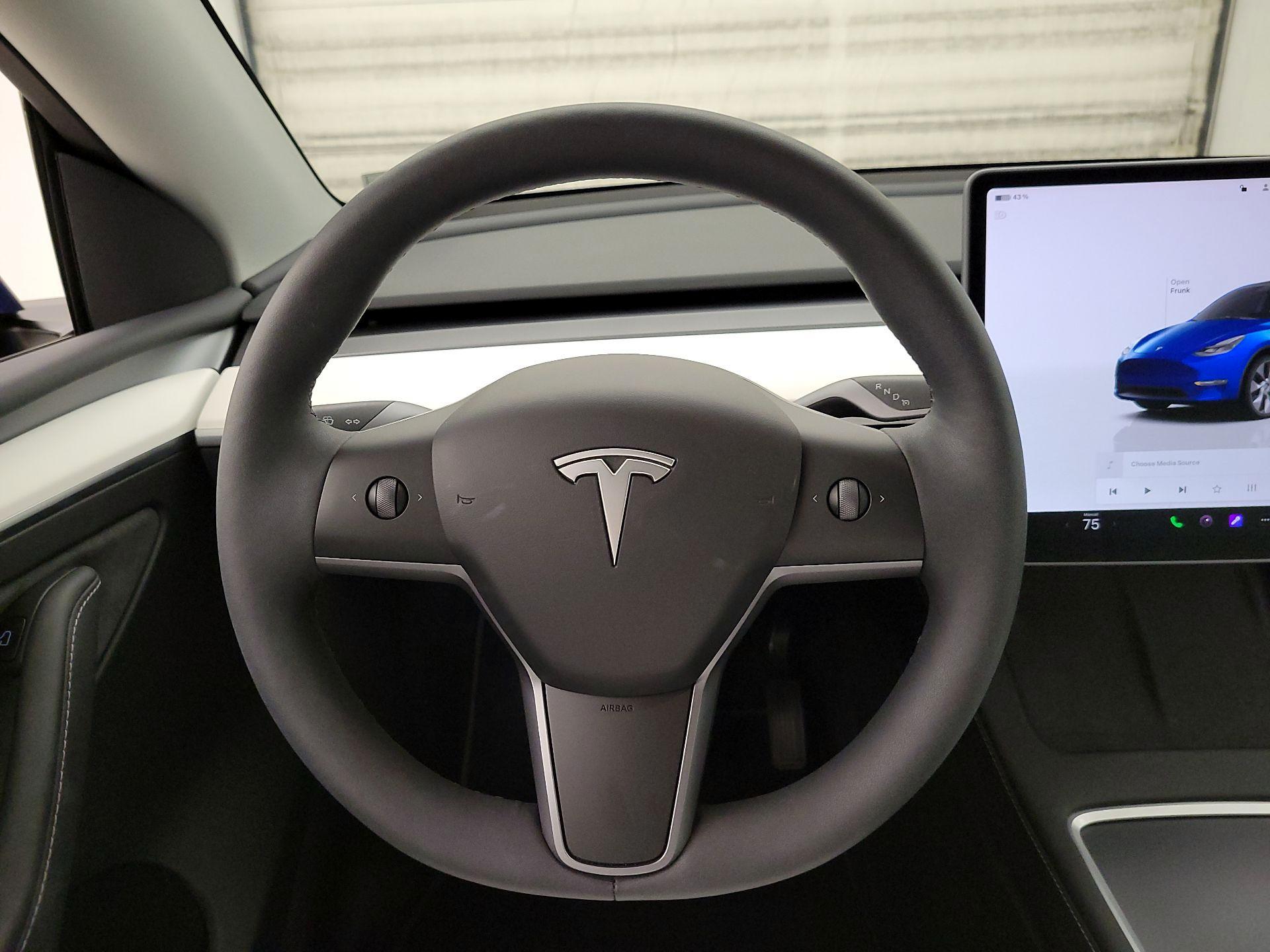 Thumbnail: 2023 Tesla Model Y - 10