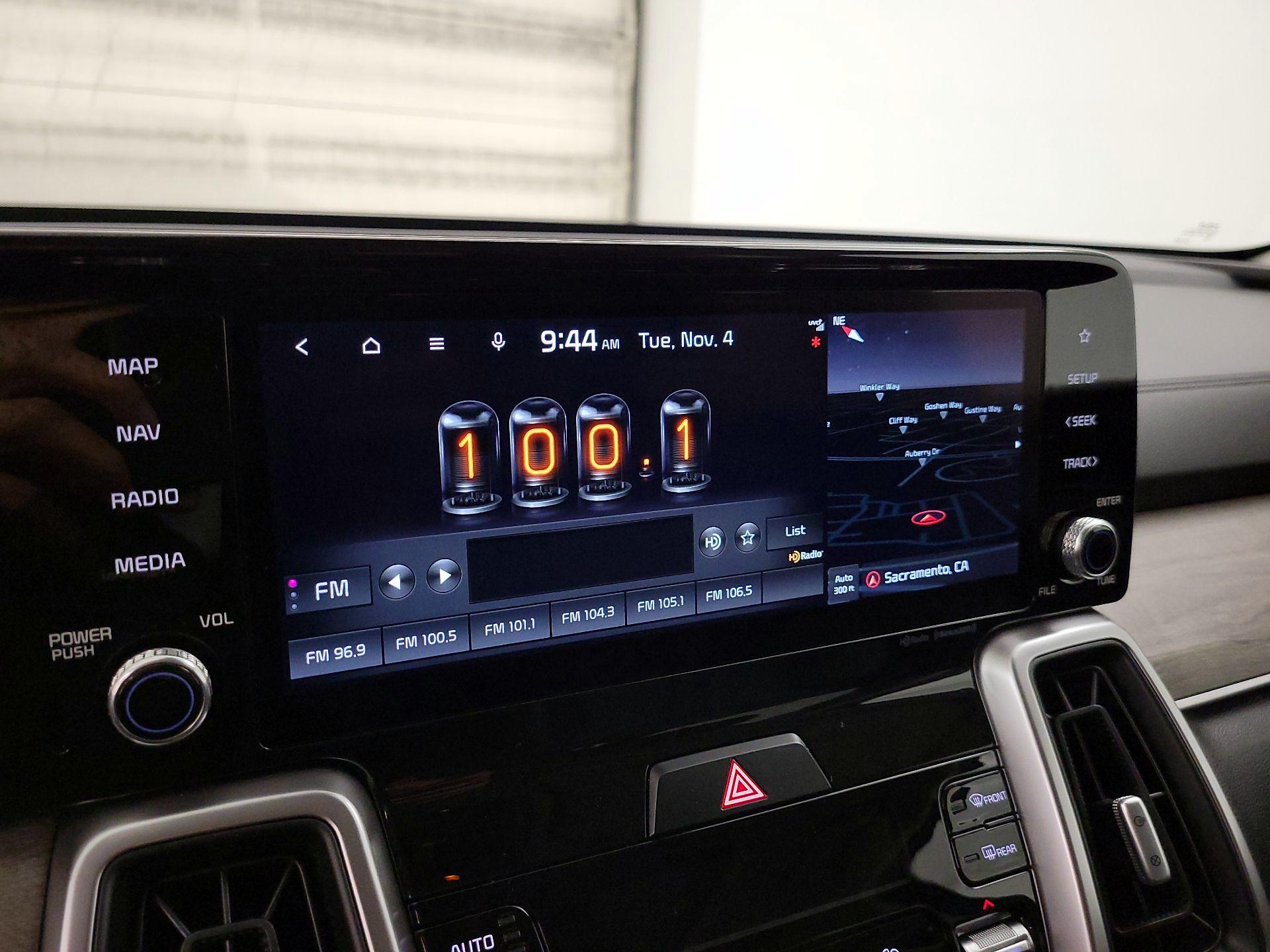 Thumbnail: 2022 Kia Sorento - 16