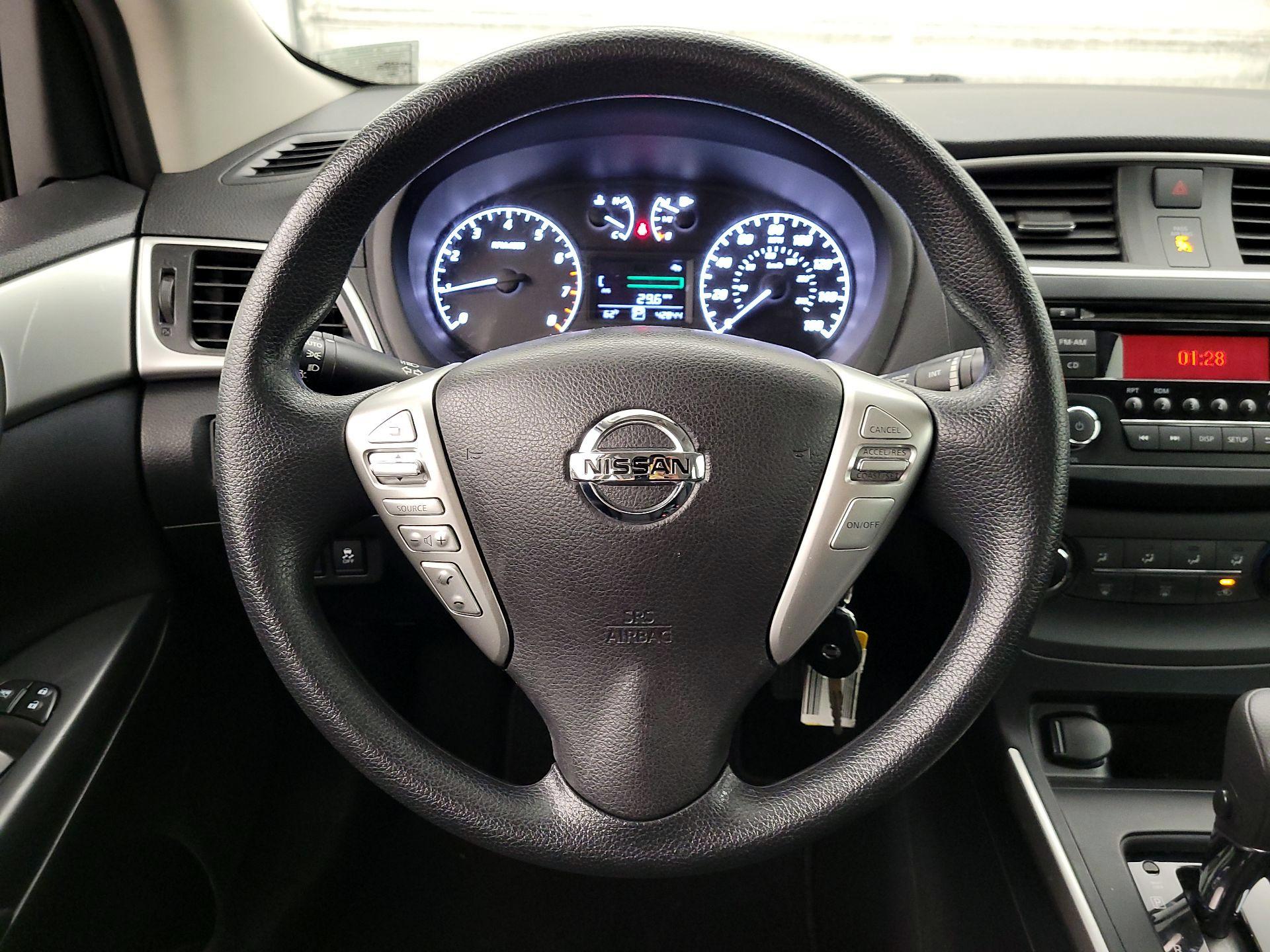 Thumbnail: 2017 Nissan Sentra - 10