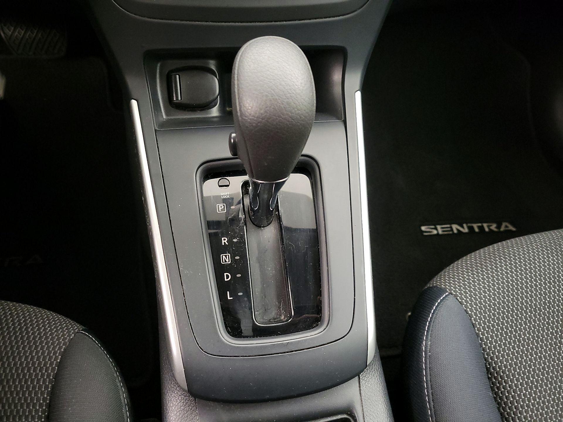 Thumbnail: 2017 Nissan Sentra - 16