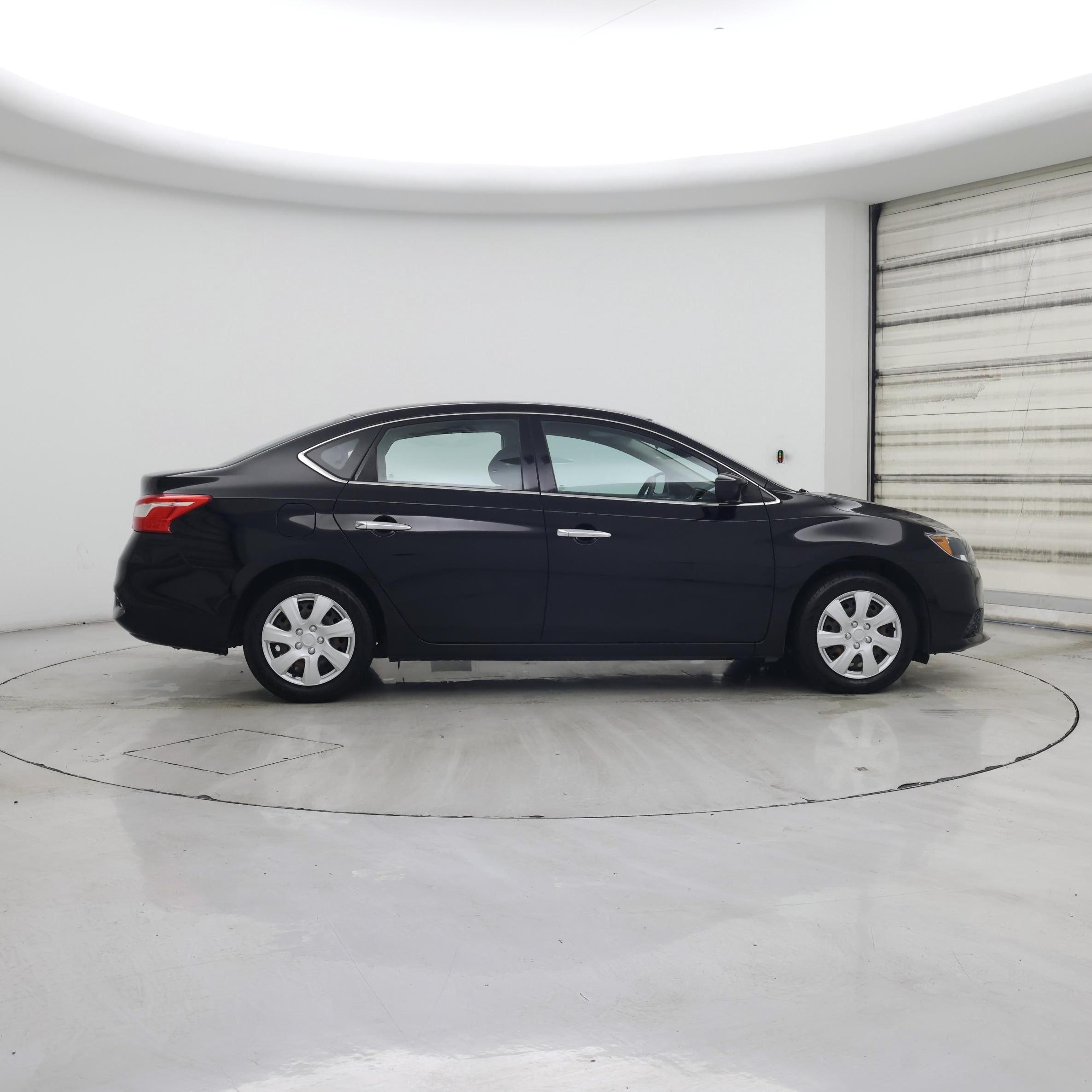 Thumbnail: 2017 Nissan Sentra - 7