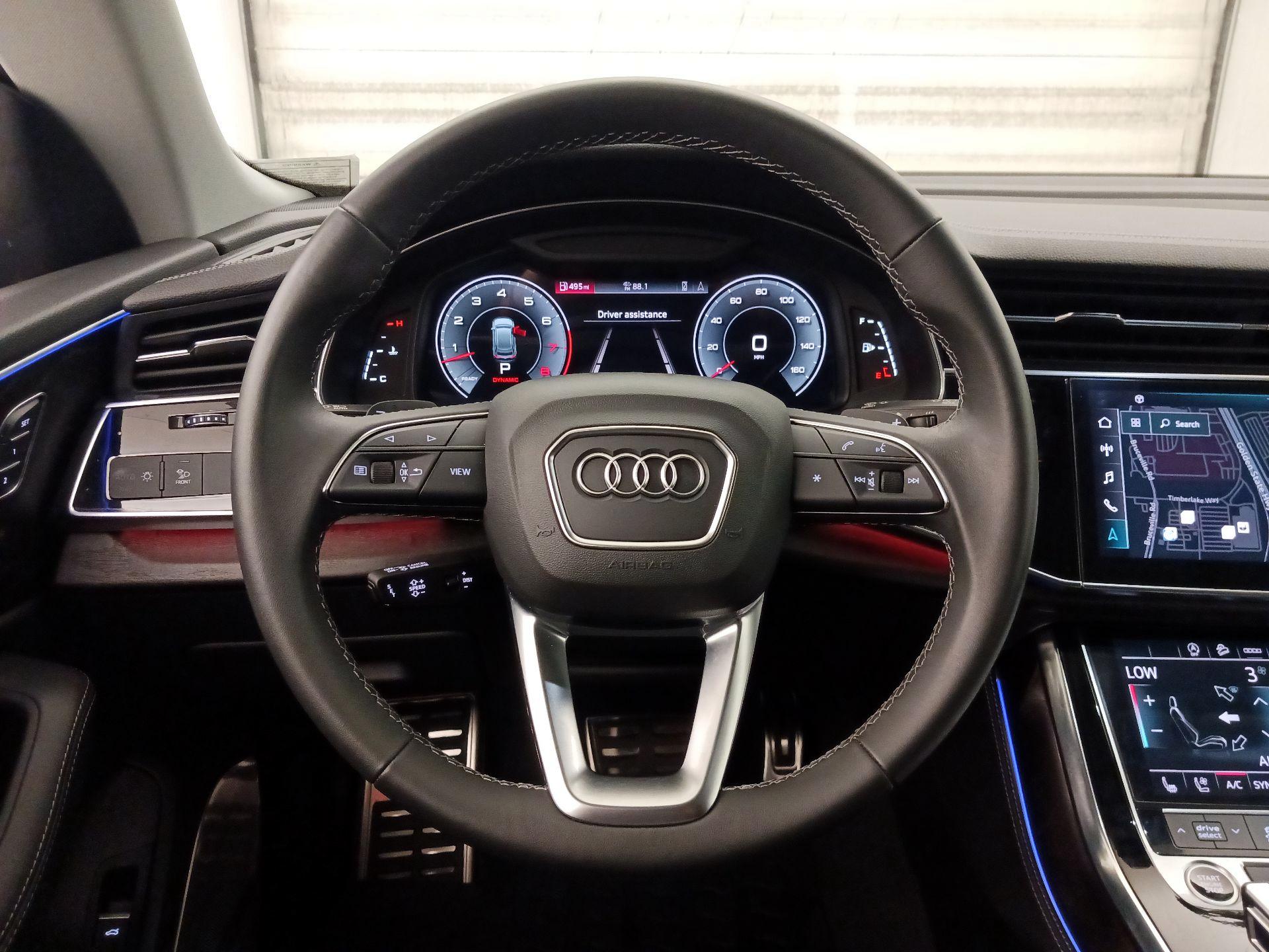 Thumbnail: 2023 Audi Q8 - 10