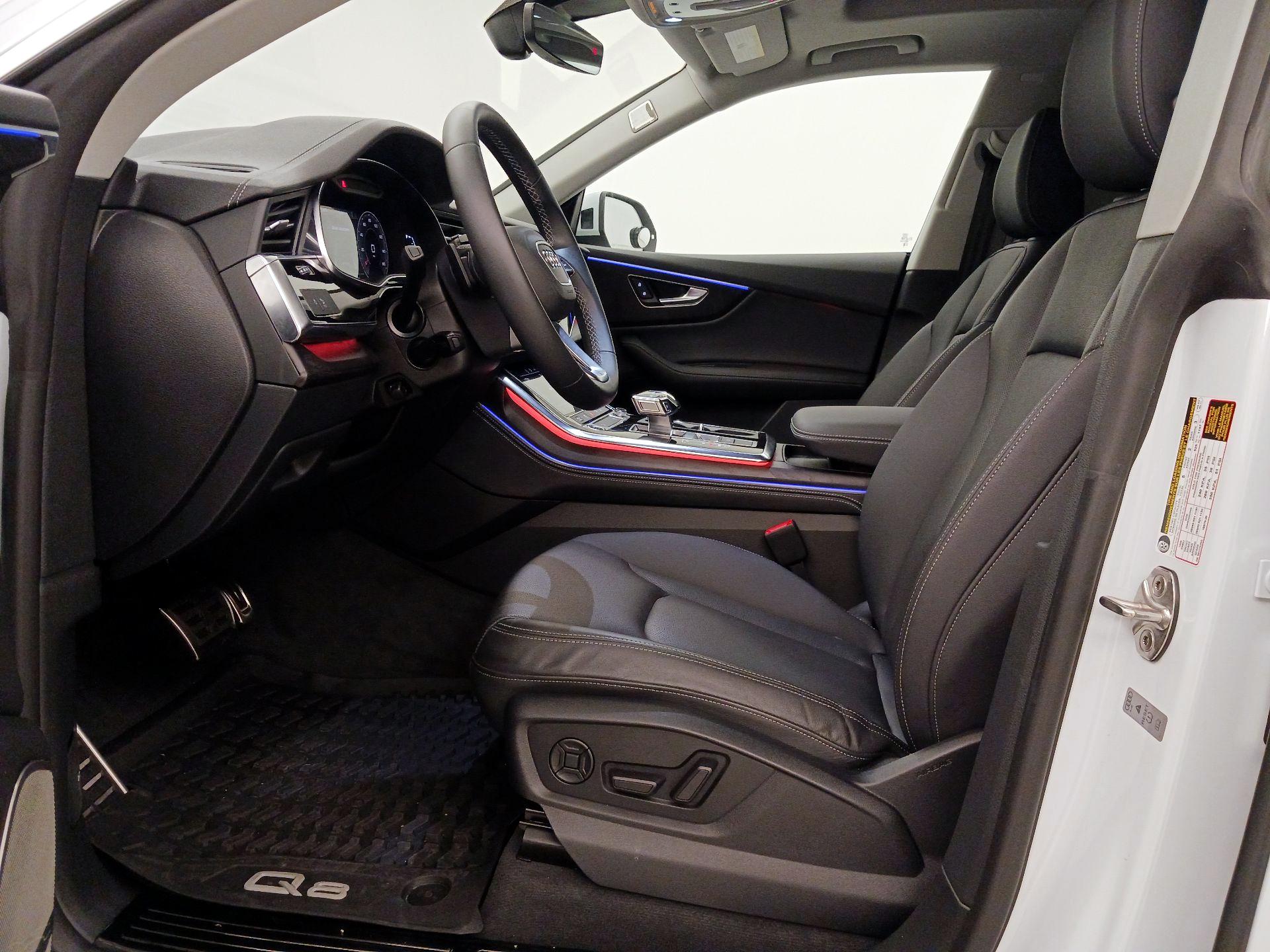 Thumbnail: 2023 Audi Q8 - 11