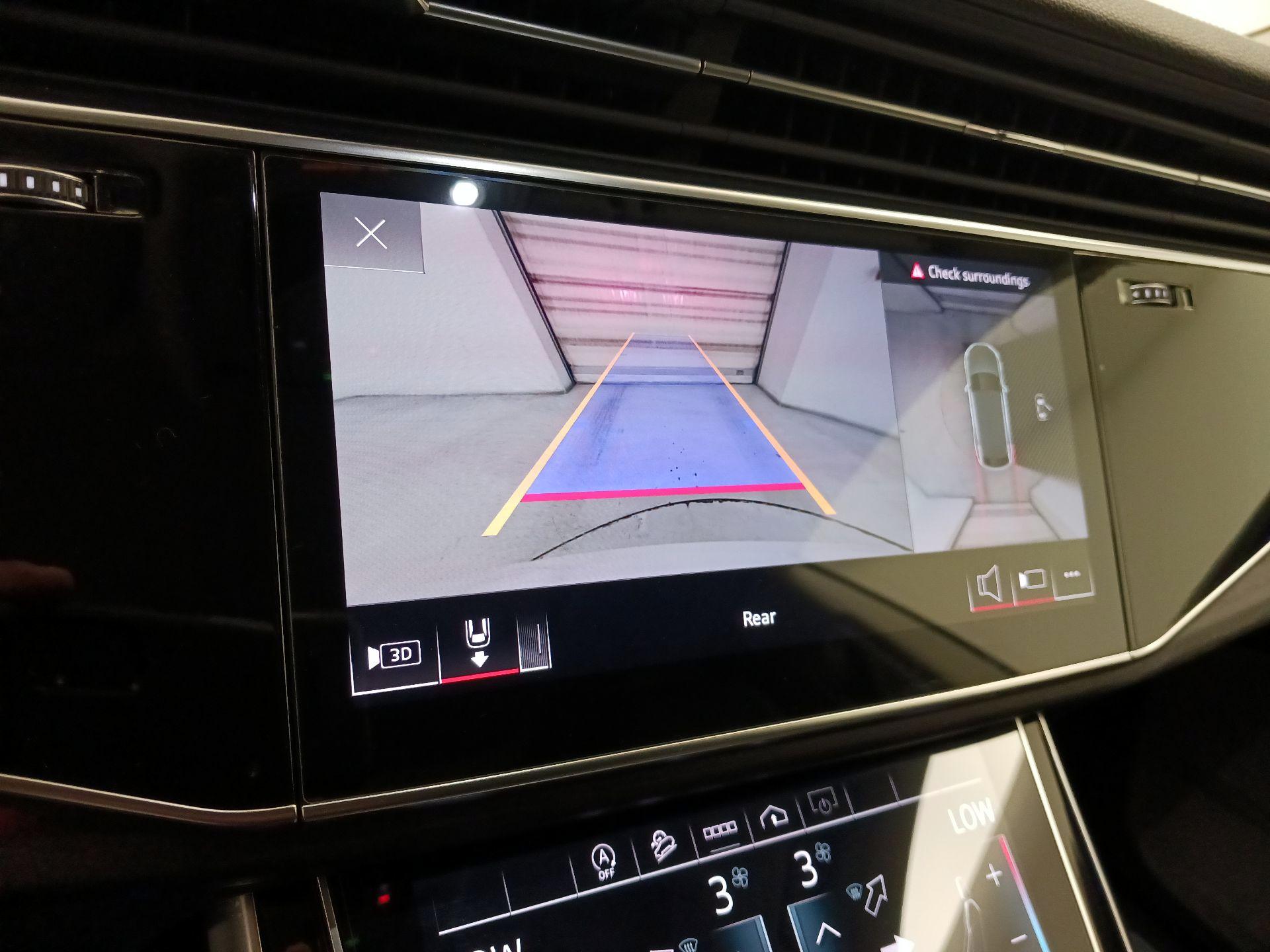 Thumbnail: 2023 Audi Q8 - 15