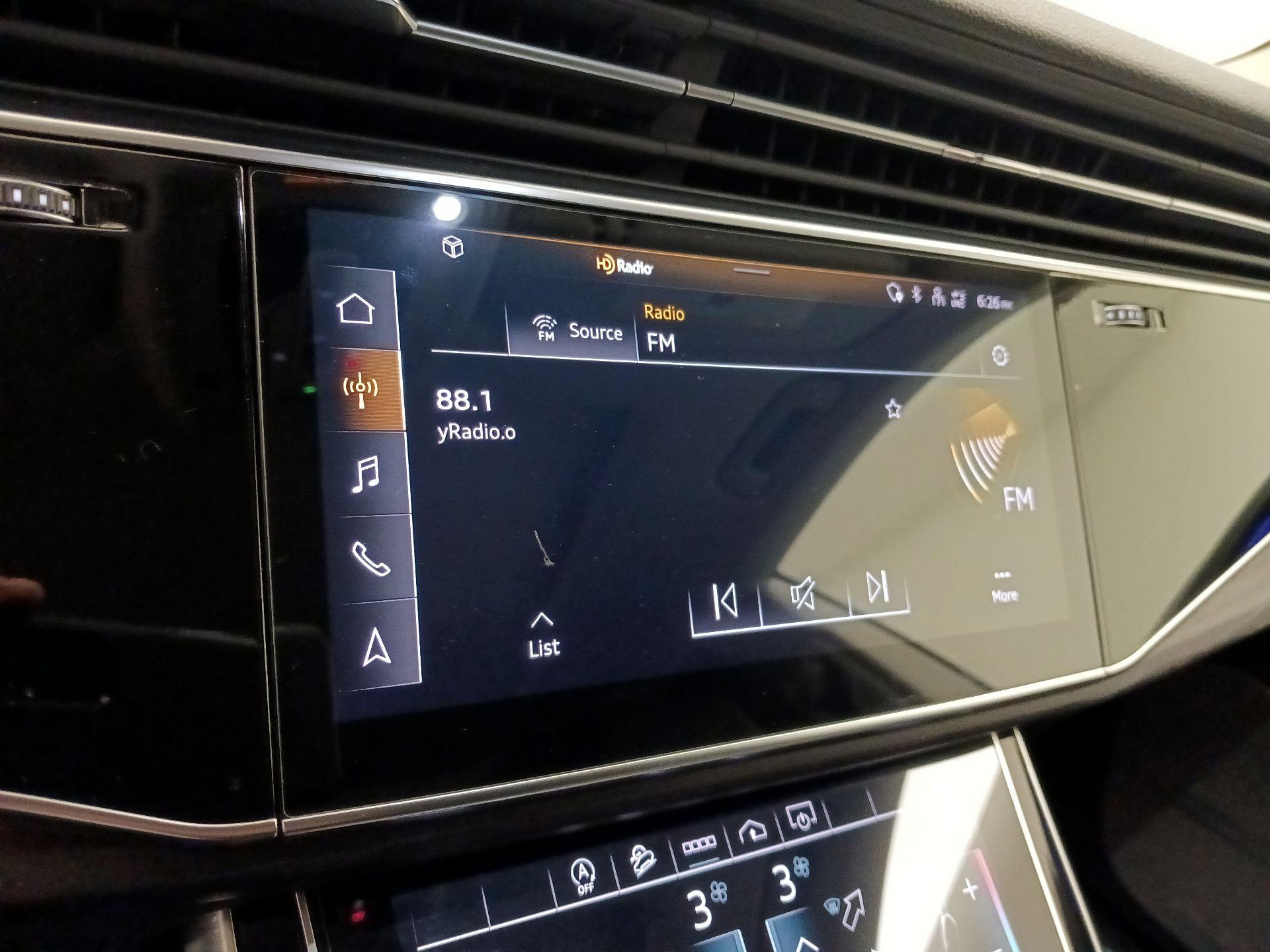 Thumbnail: 2023 Audi Q8 - 16