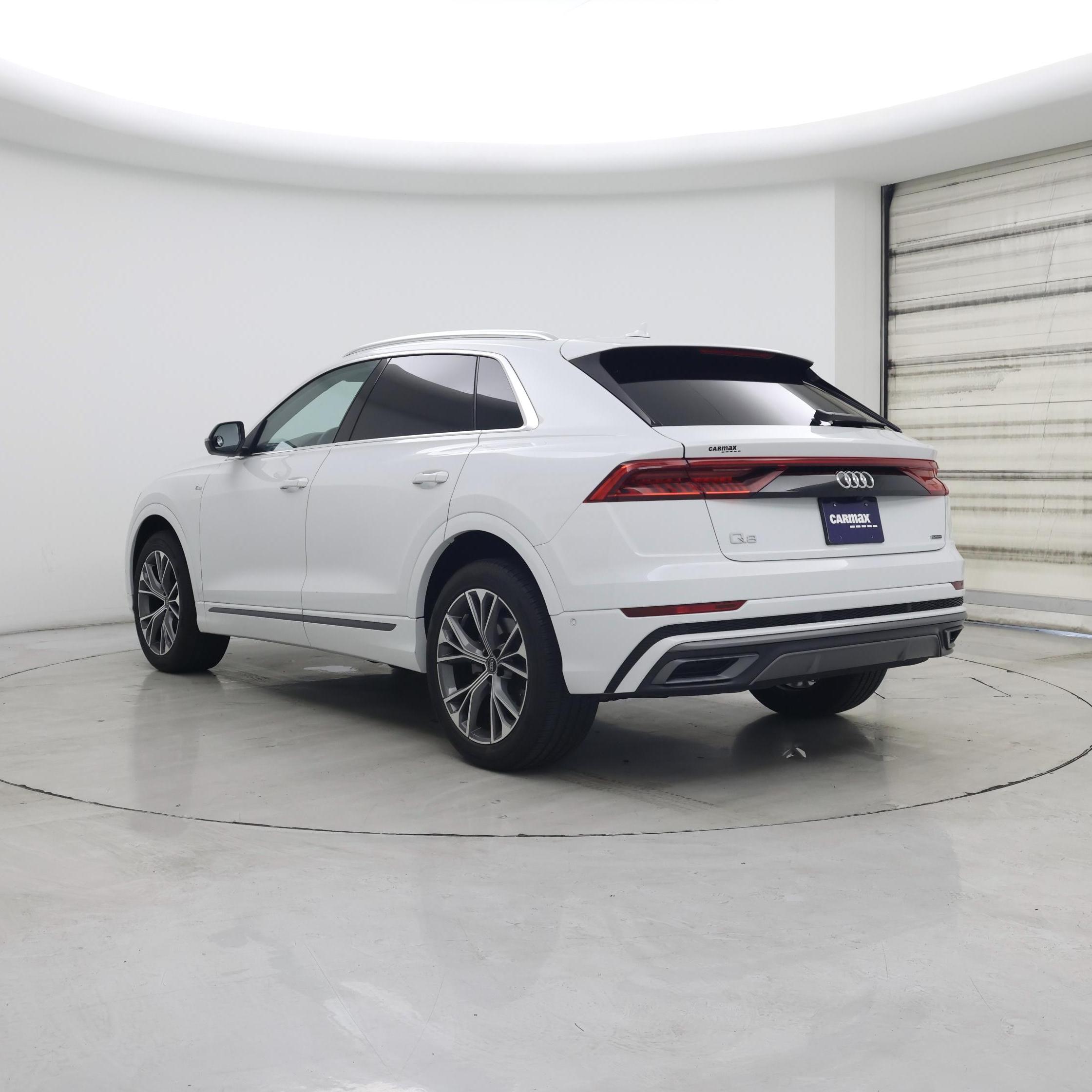 Thumbnail: 2023 Audi Q8 - 2