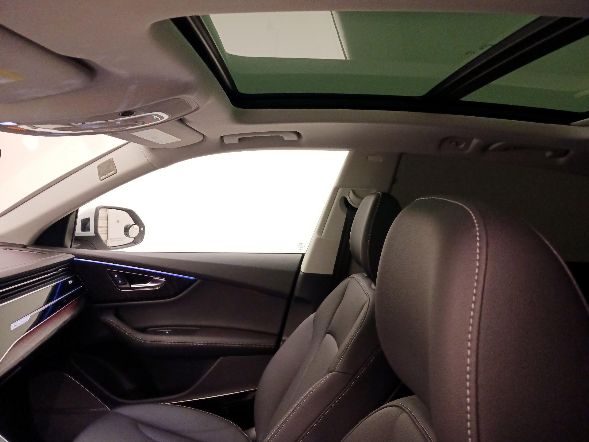 Thumbnail: 2023 Audi Q8 - 20