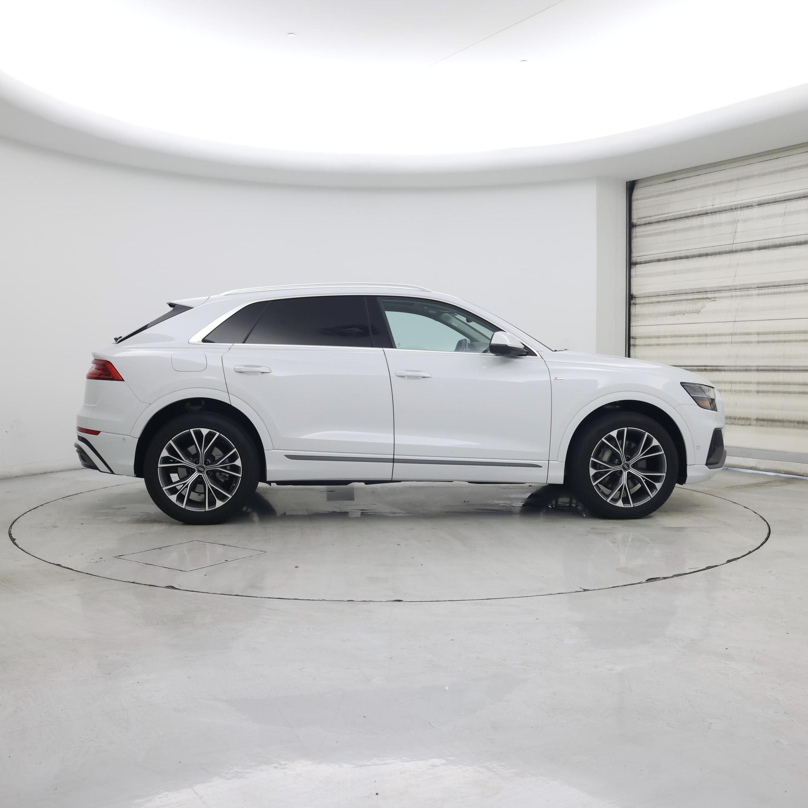 Thumbnail: 2023 Audi Q8 - 7