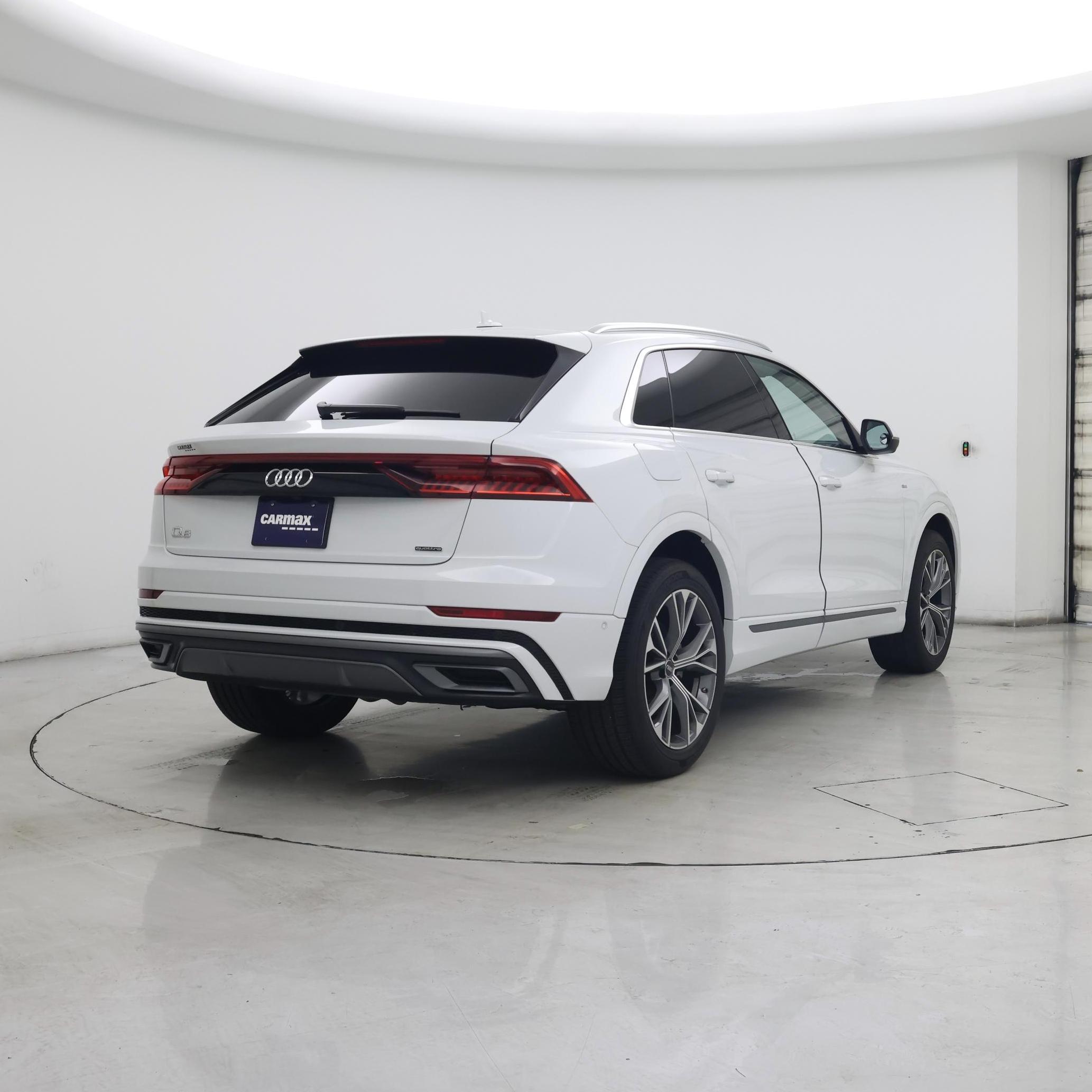 Thumbnail: 2023 Audi Q8 - 8