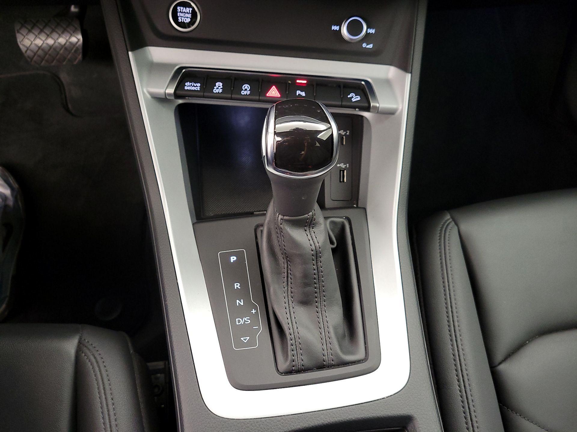 Thumbnail: 2021 Audi Q3 - 16