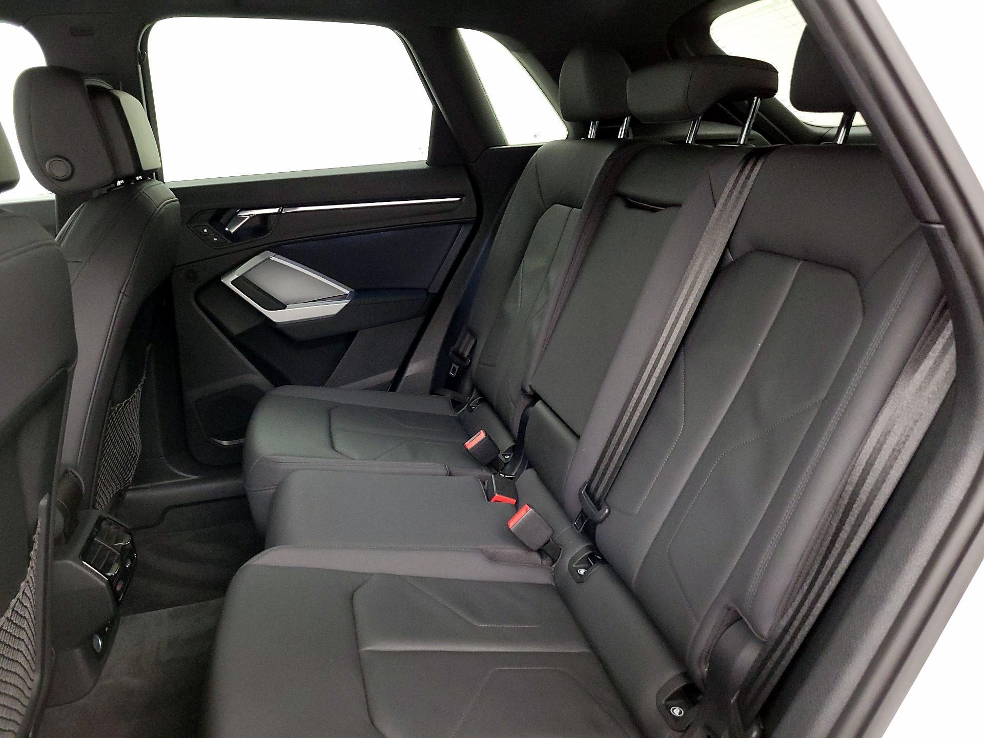 Thumbnail: 2021 Audi Q3 - 17