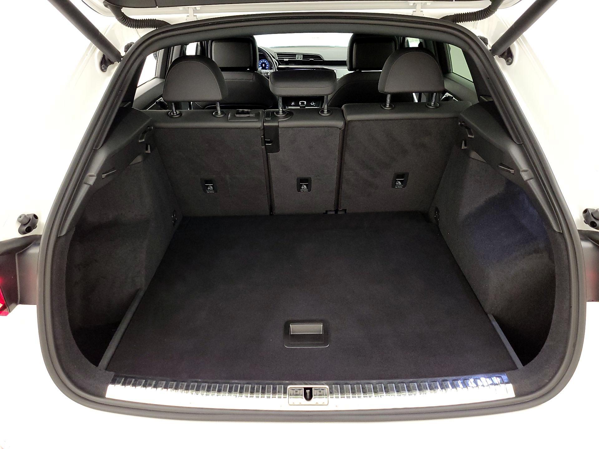 Thumbnail: 2021 Audi Q3 - 18