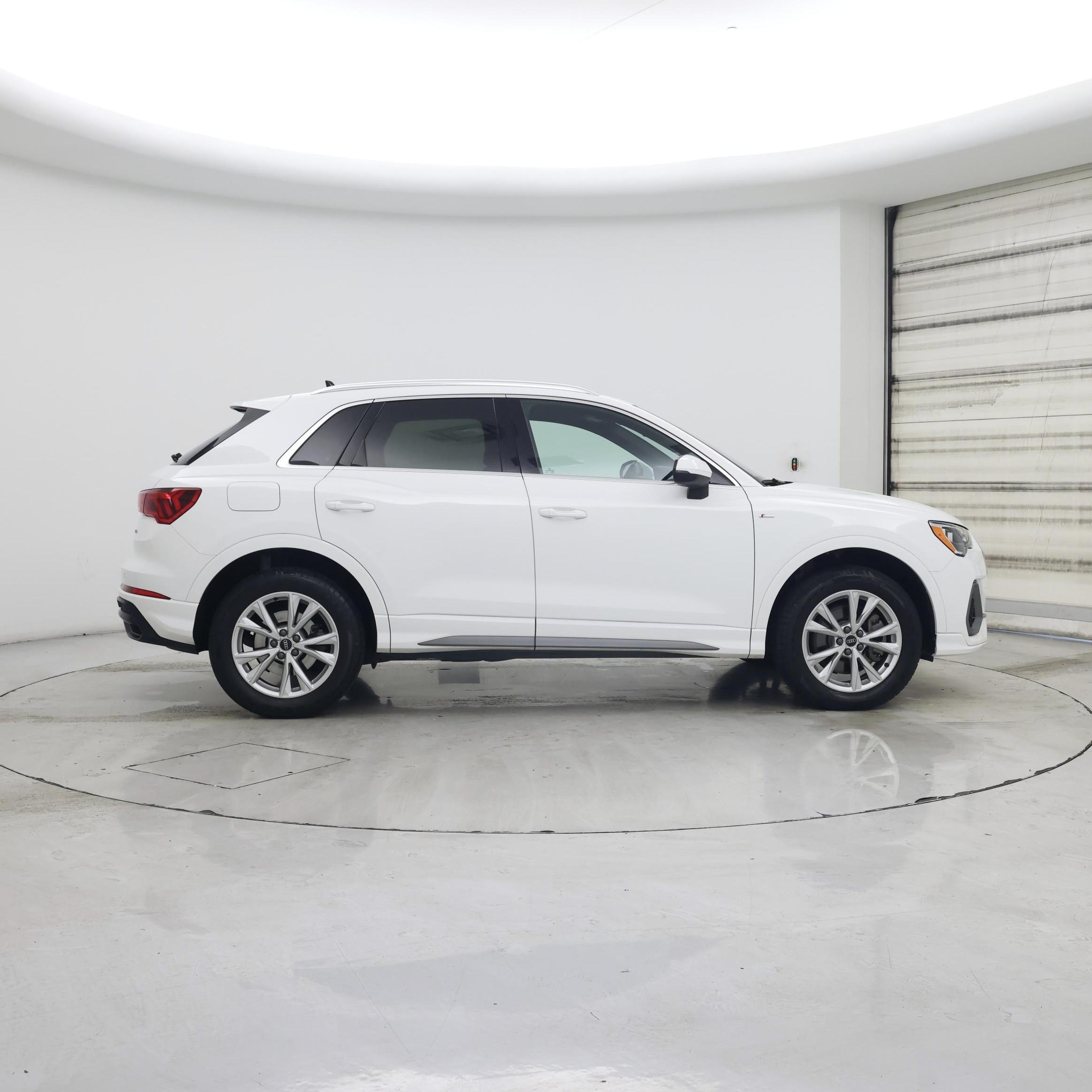 Thumbnail: 2021 Audi Q3 - 7