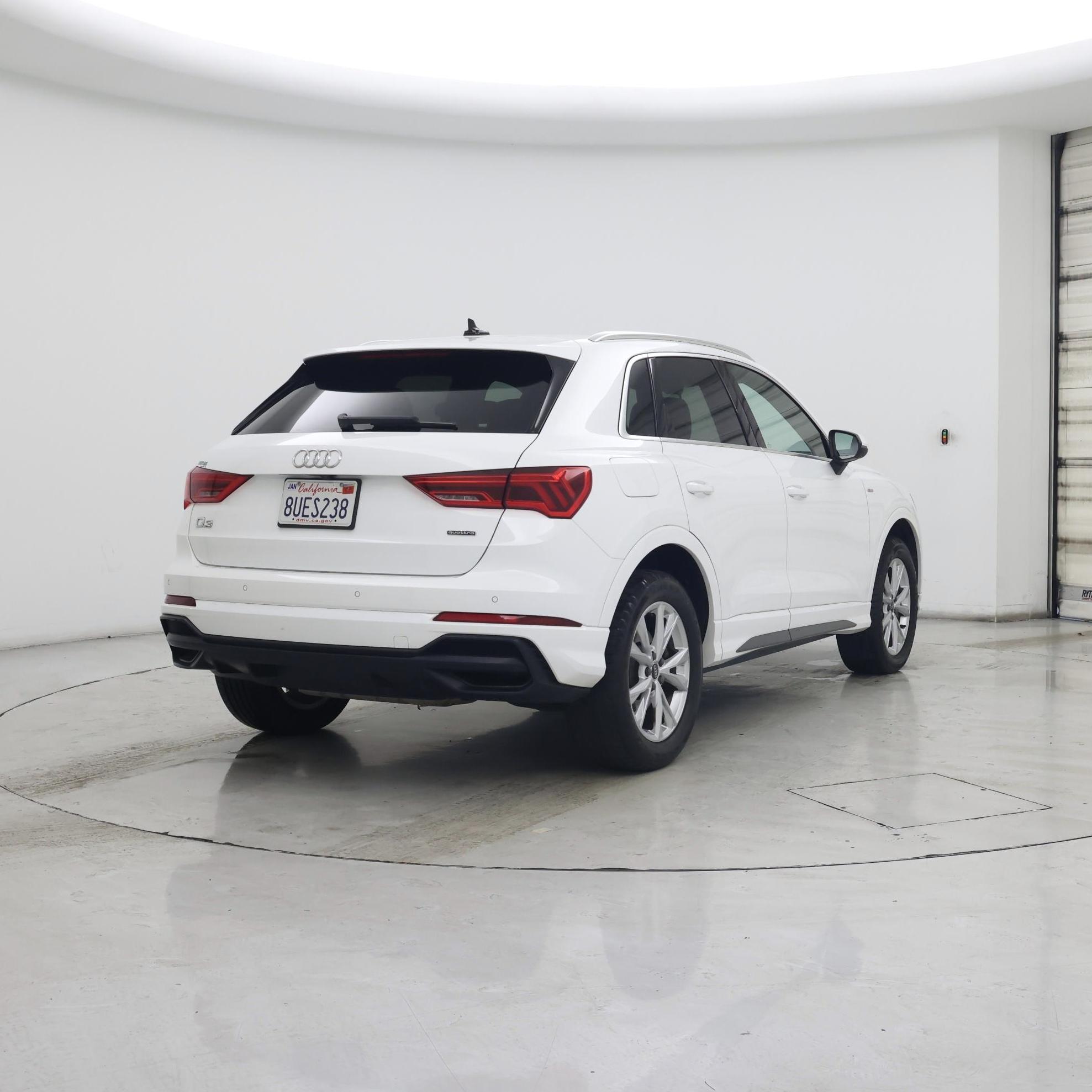 Thumbnail: 2021 Audi Q3 - 8