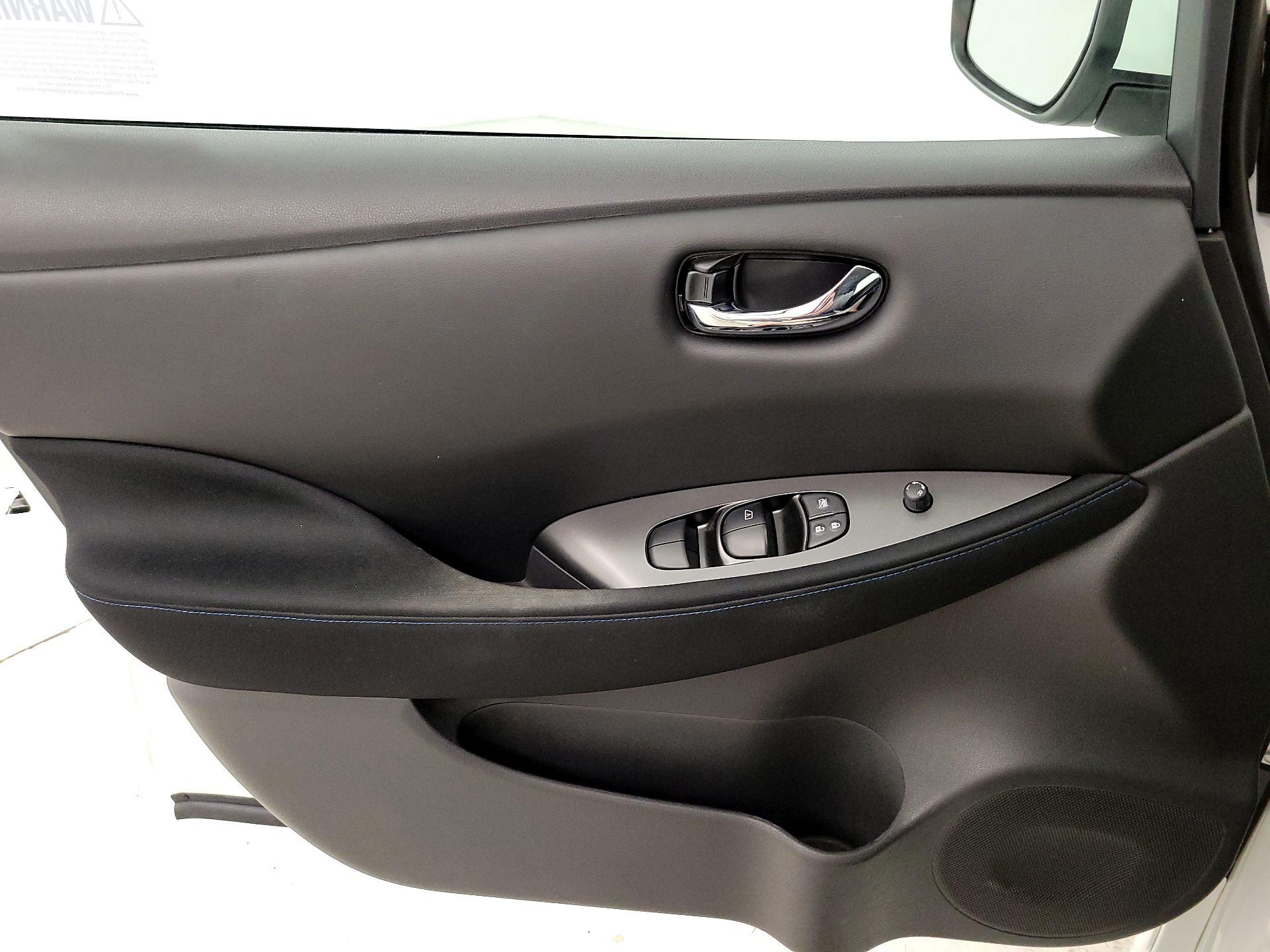 Thumbnail: 2019 Nissan Leaf - 12