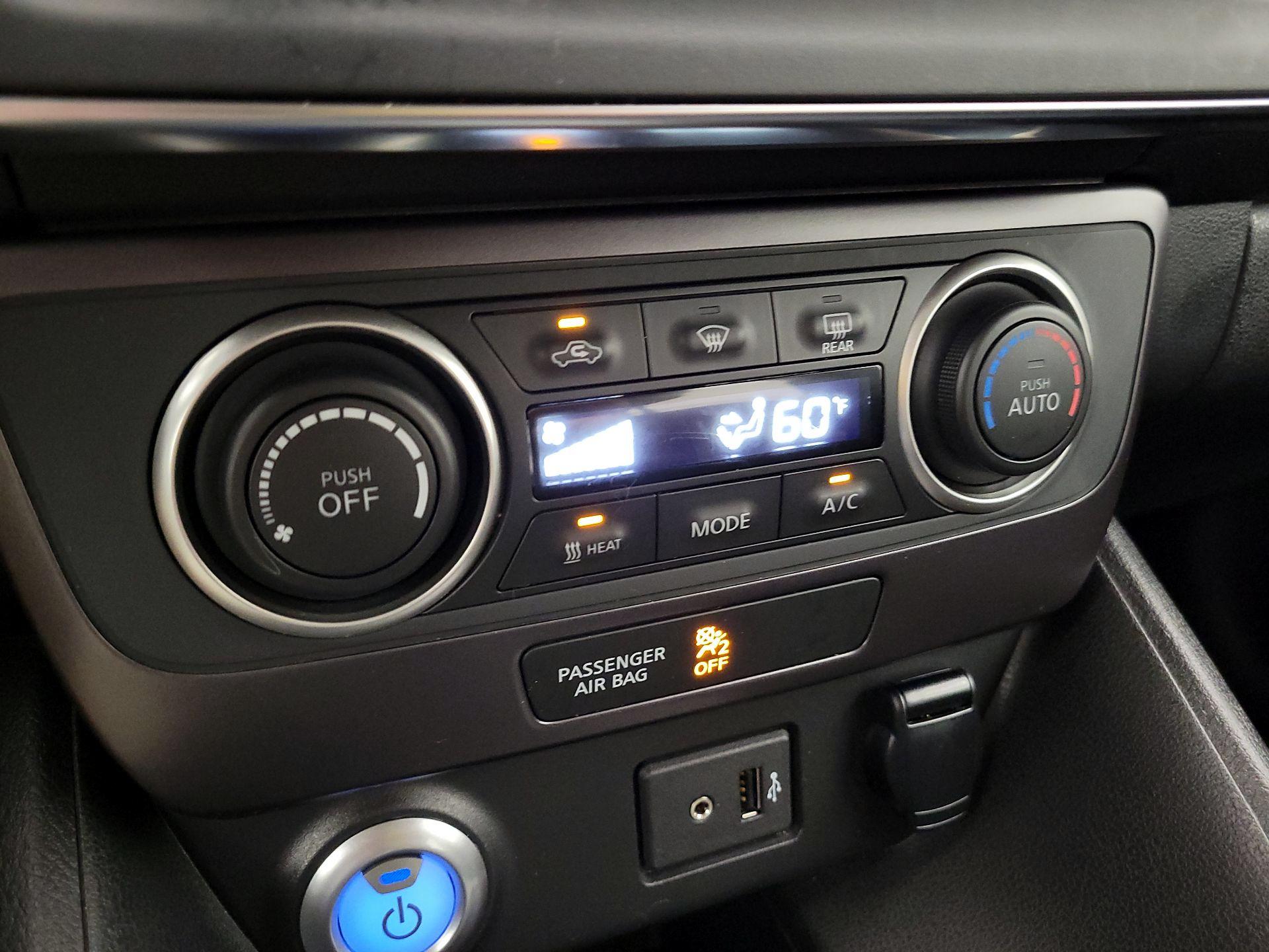 Thumbnail: 2019 Nissan Leaf - 16