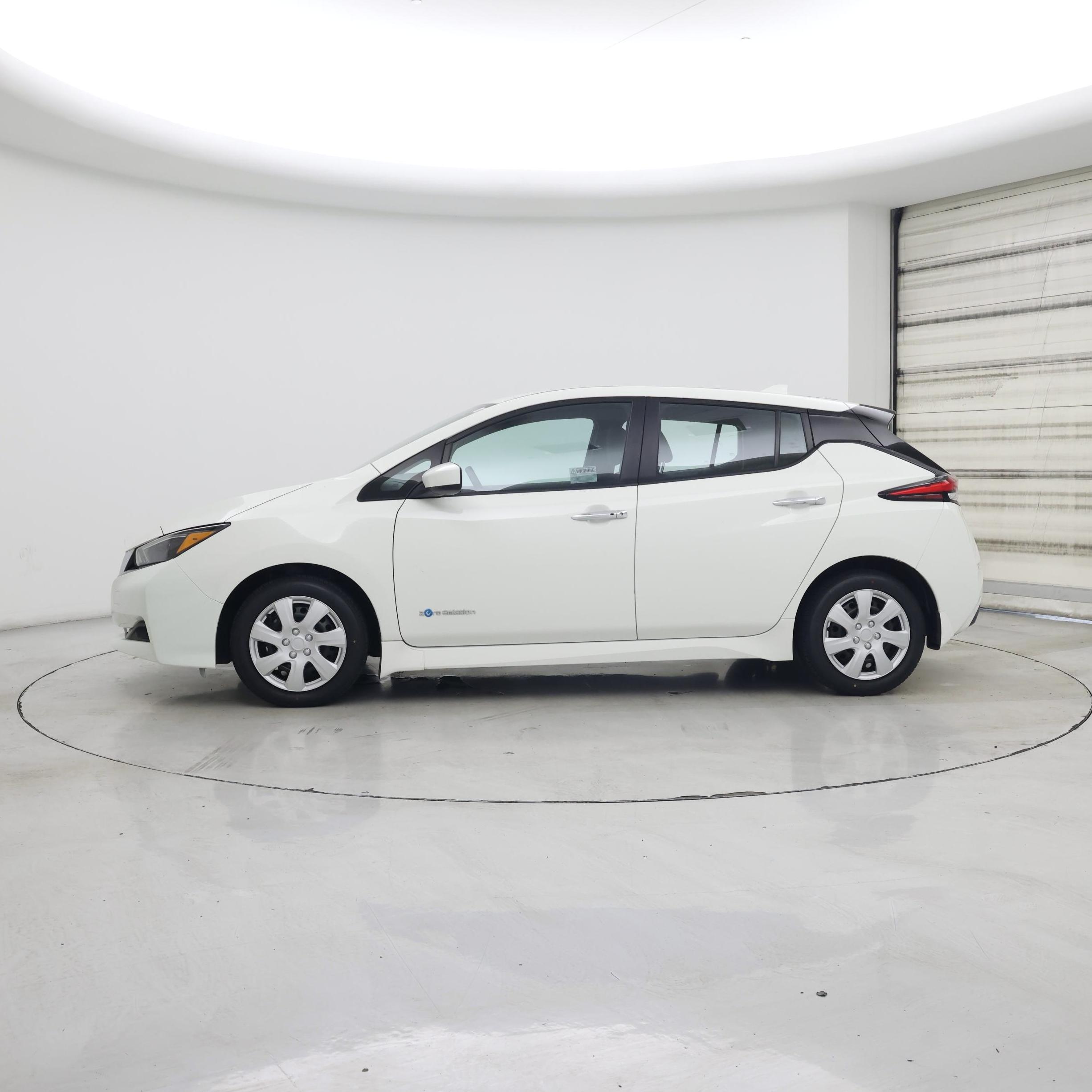 Thumbnail: 2019 Nissan Leaf - 3