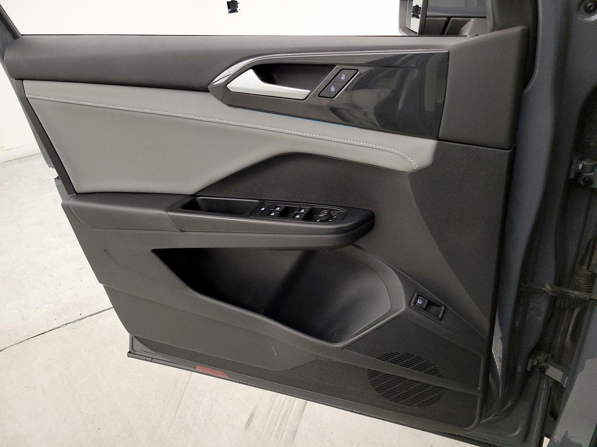 Thumbnail: 2022 Volkswagen Taos - 12