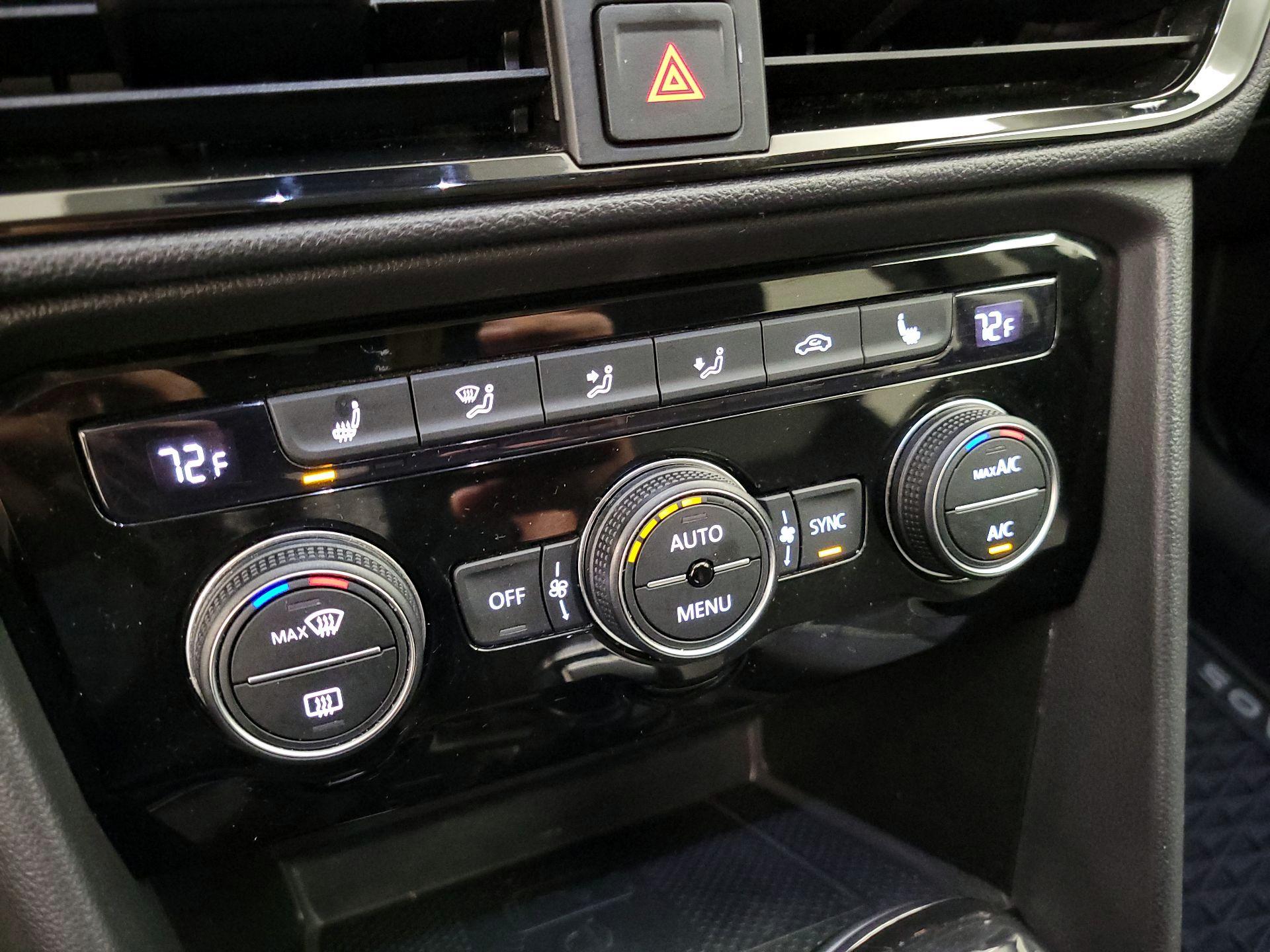 Thumbnail: 2022 Volkswagen Taos - 16