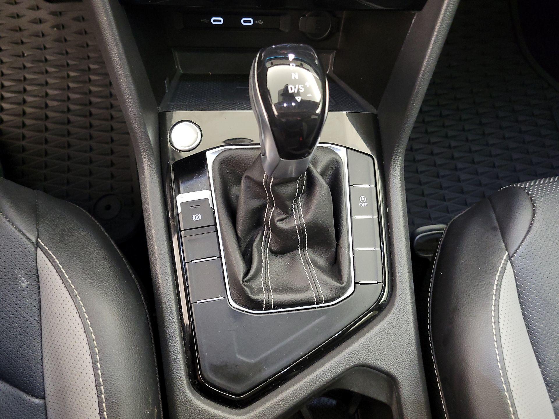 Thumbnail: 2022 Volkswagen Taos - 17