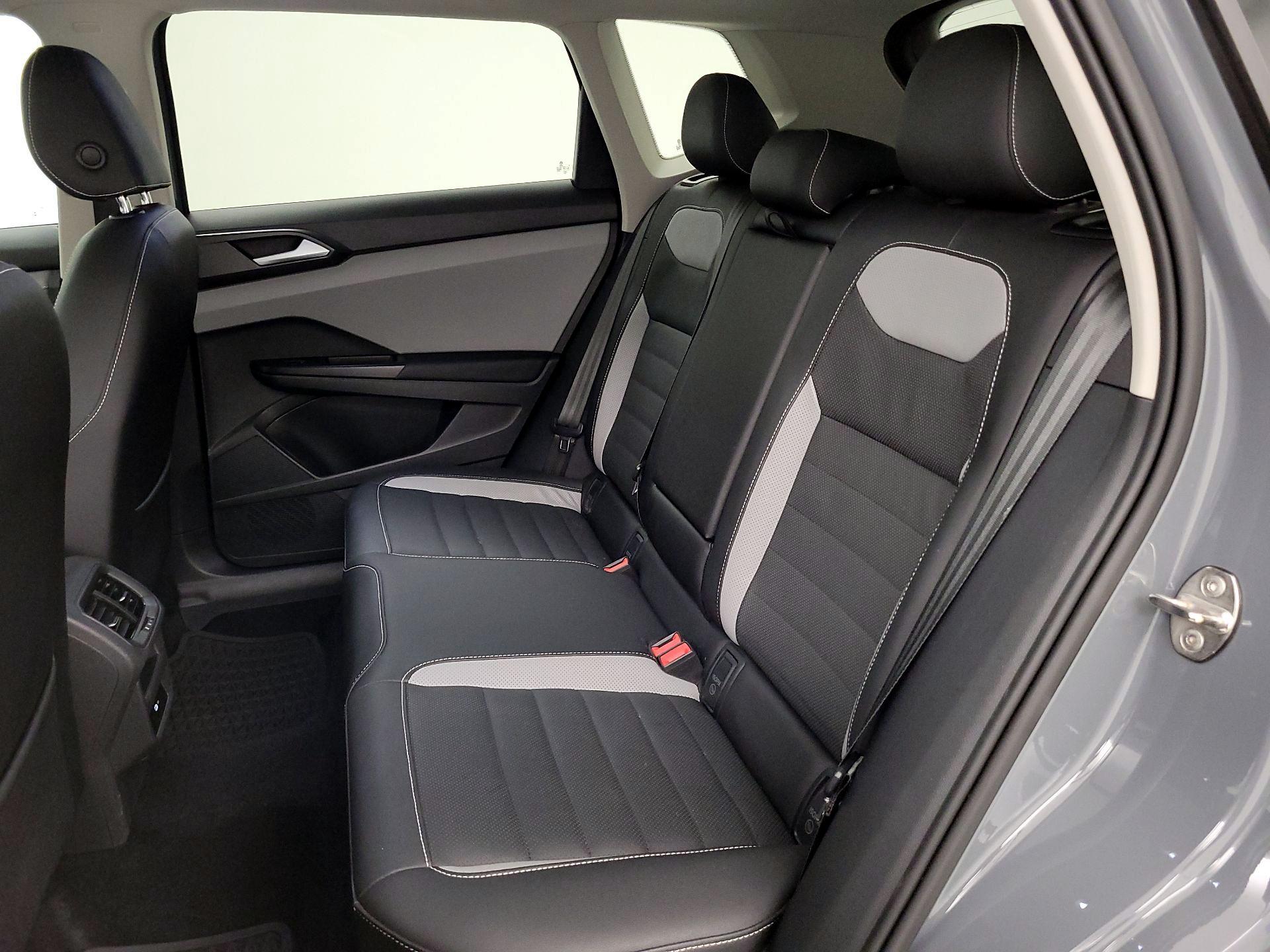 Thumbnail: 2022 Volkswagen Taos - 18