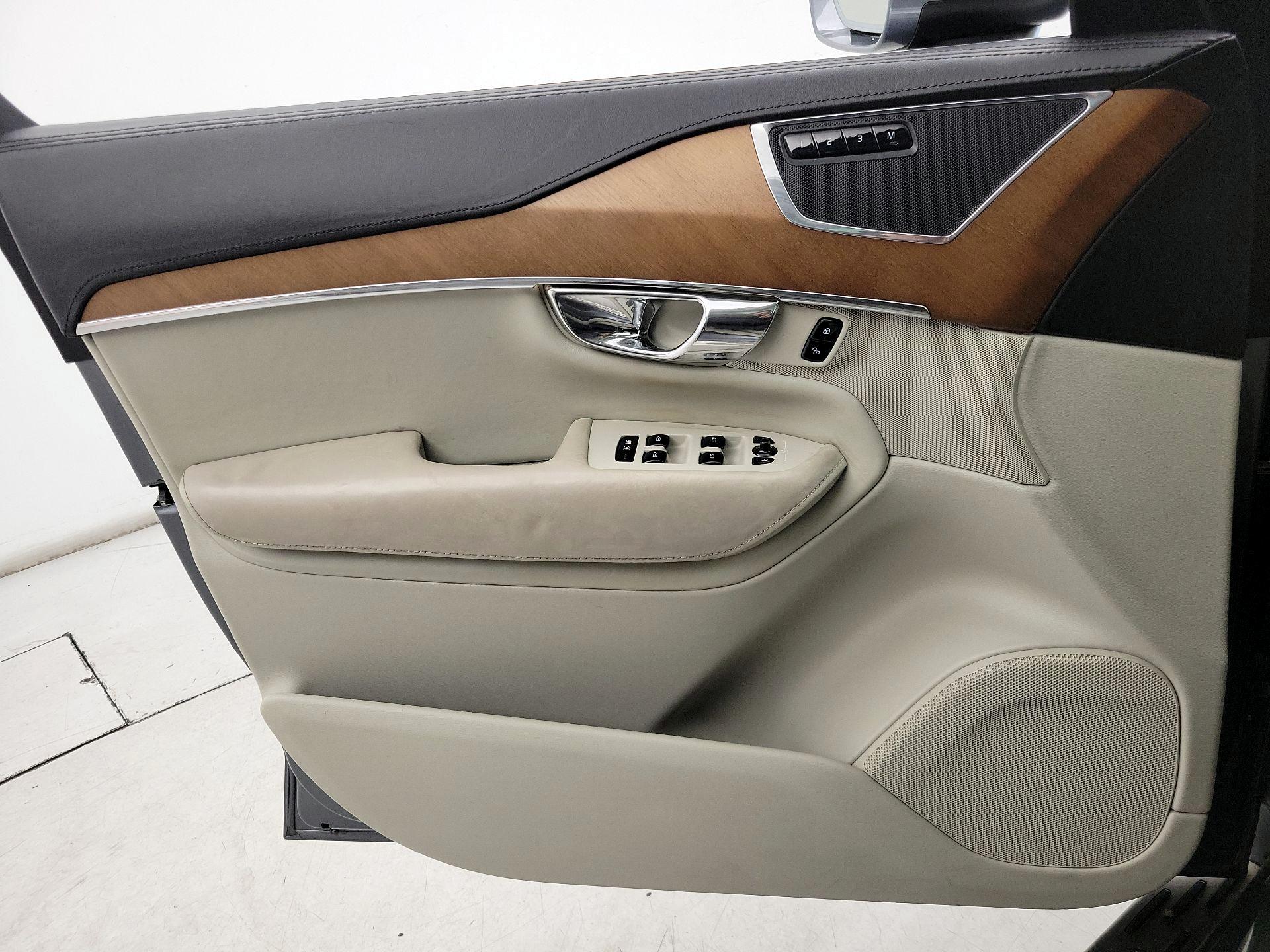 Thumbnail: 2016 Volvo XC90 - 12