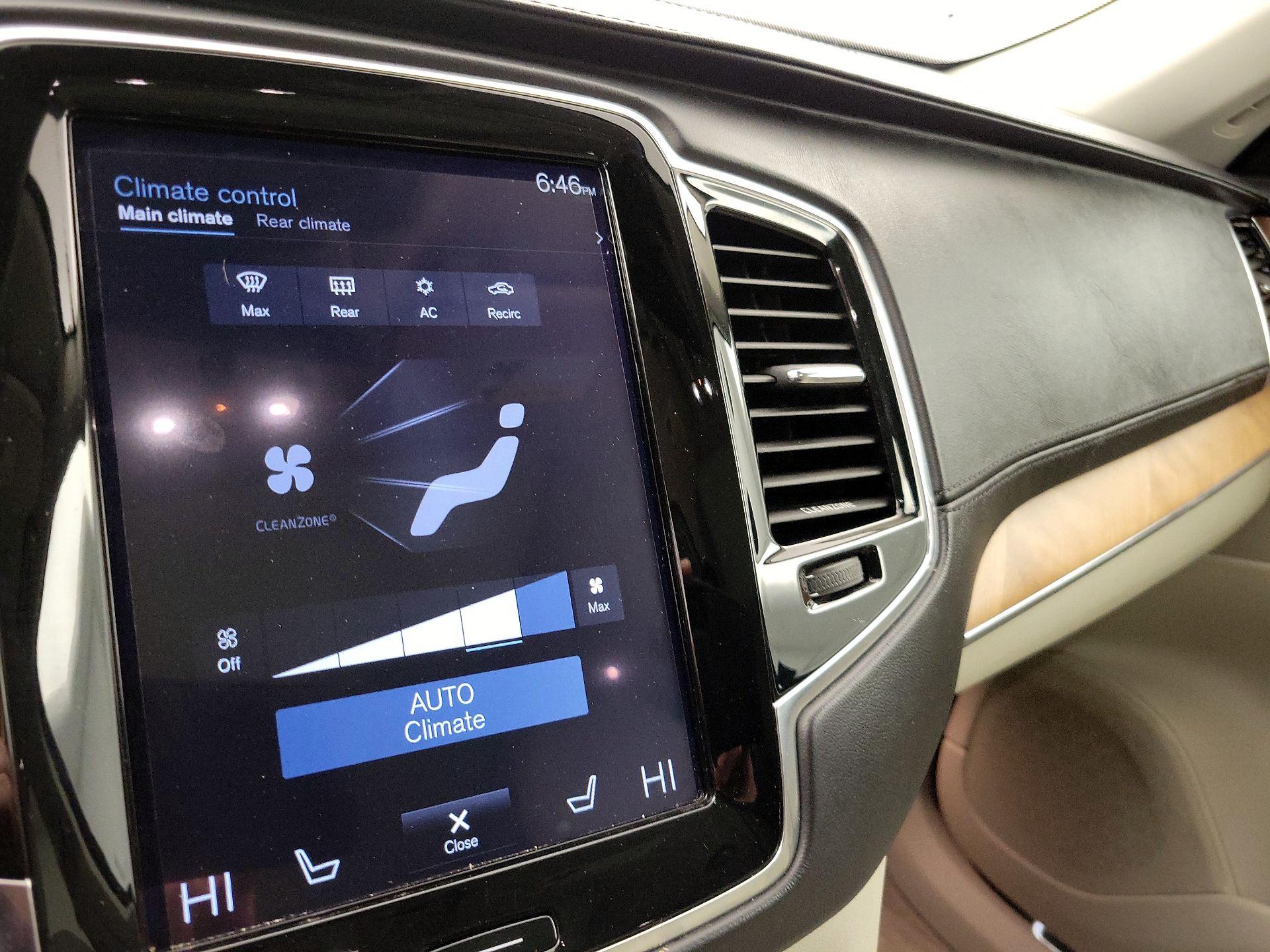 Thumbnail: 2016 Volvo XC90 - 17