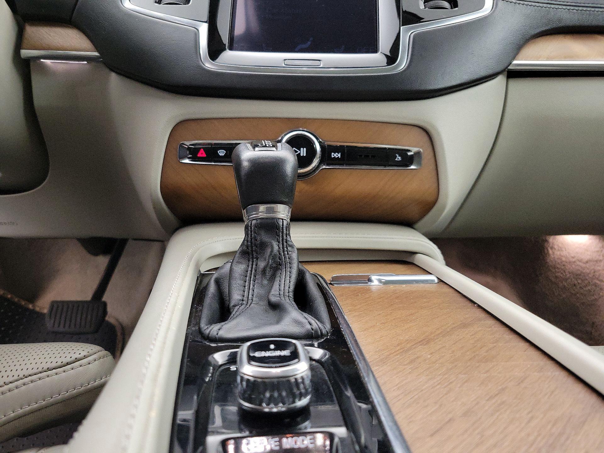 Thumbnail: 2016 Volvo XC90 - 18