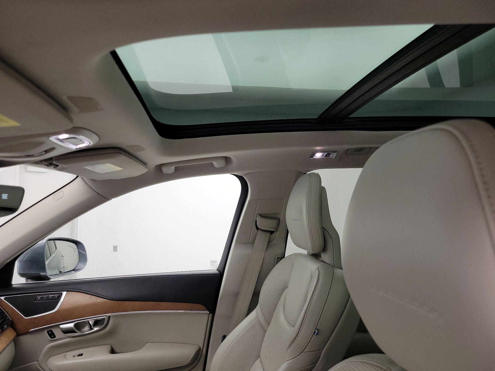 Thumbnail: 2016 Volvo XC90 - 20