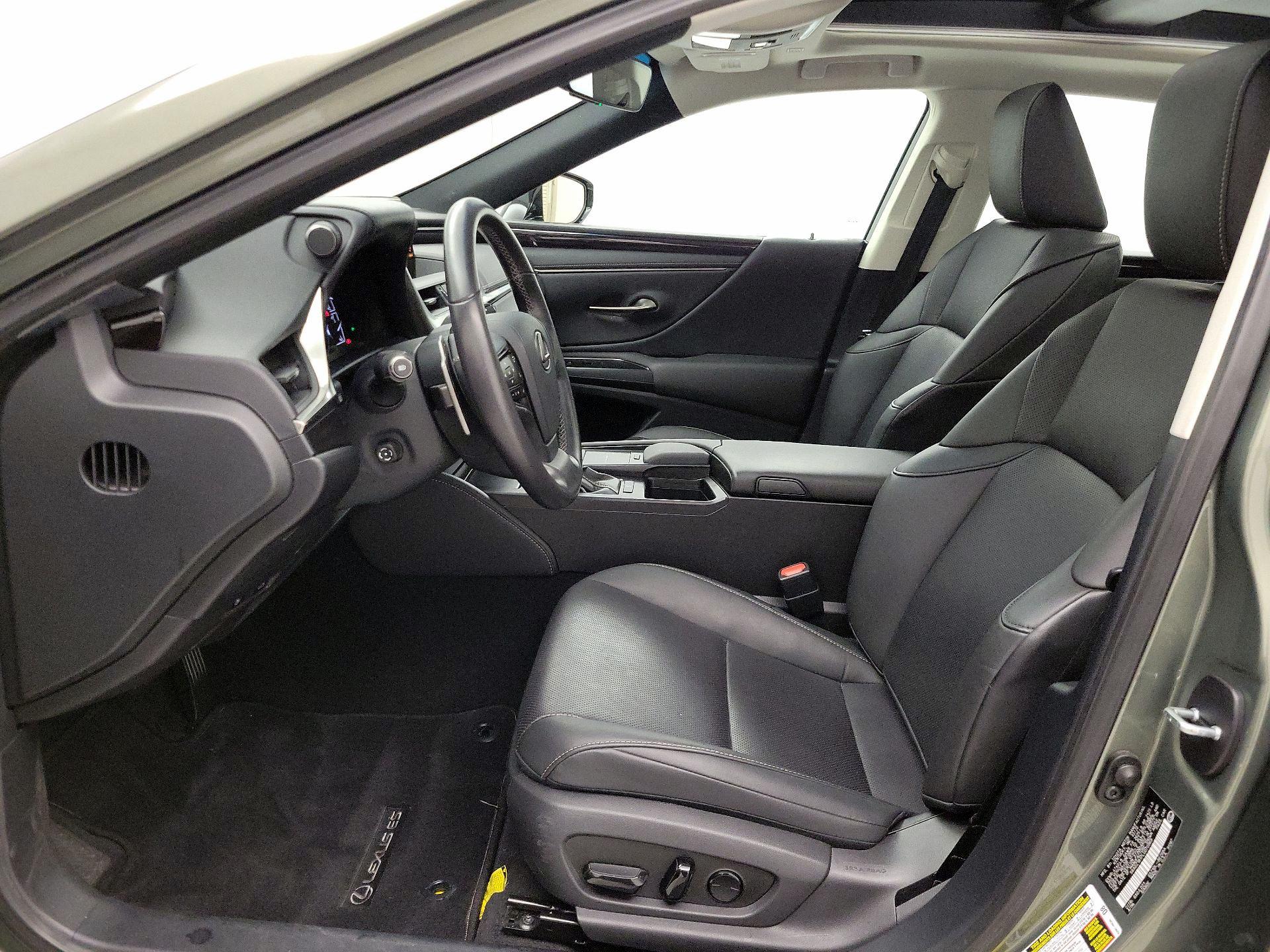 Thumbnail: 2020 Lexus ES - 11