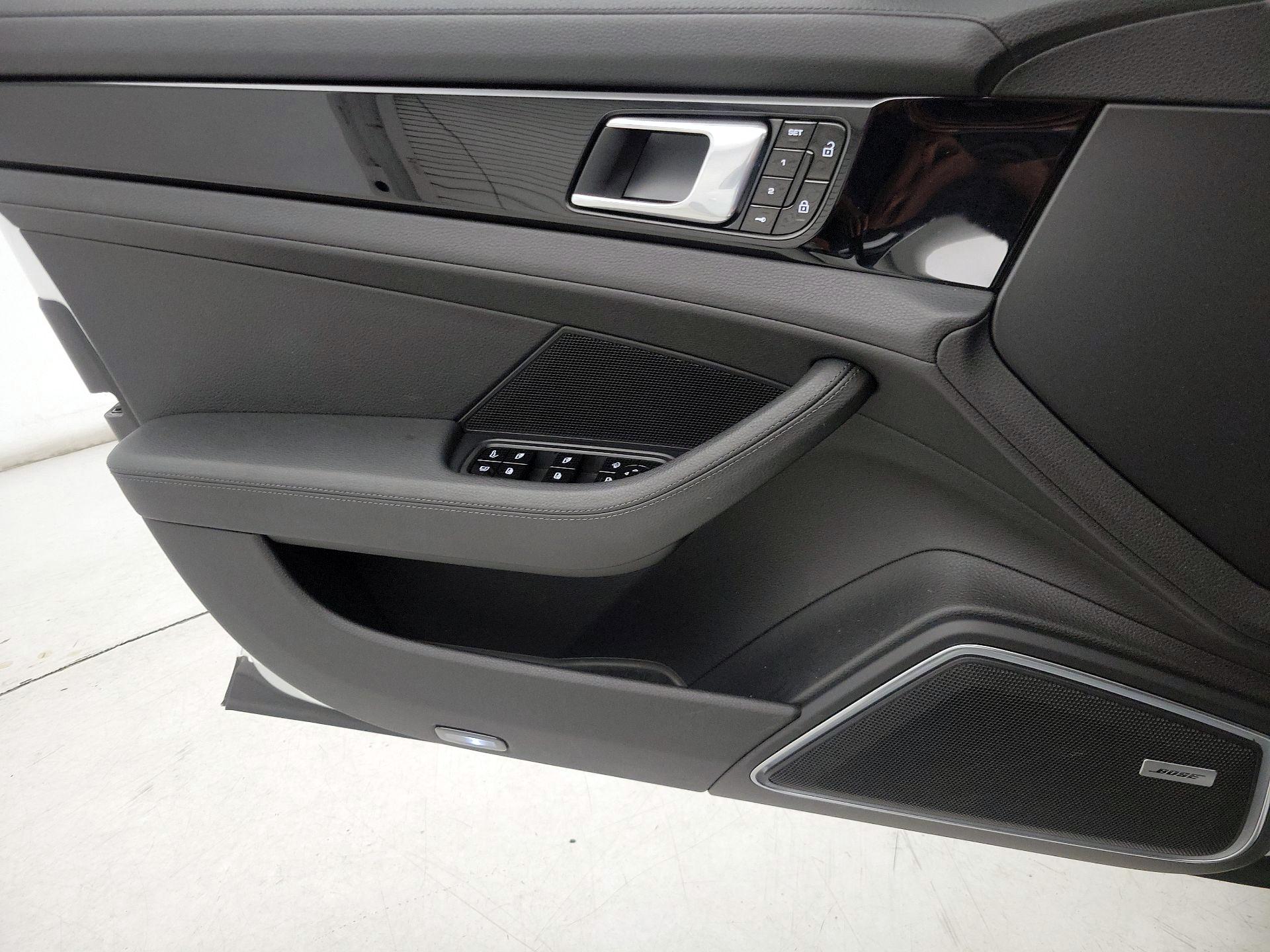 Thumbnail: 2020 Porsche Panamera - 12