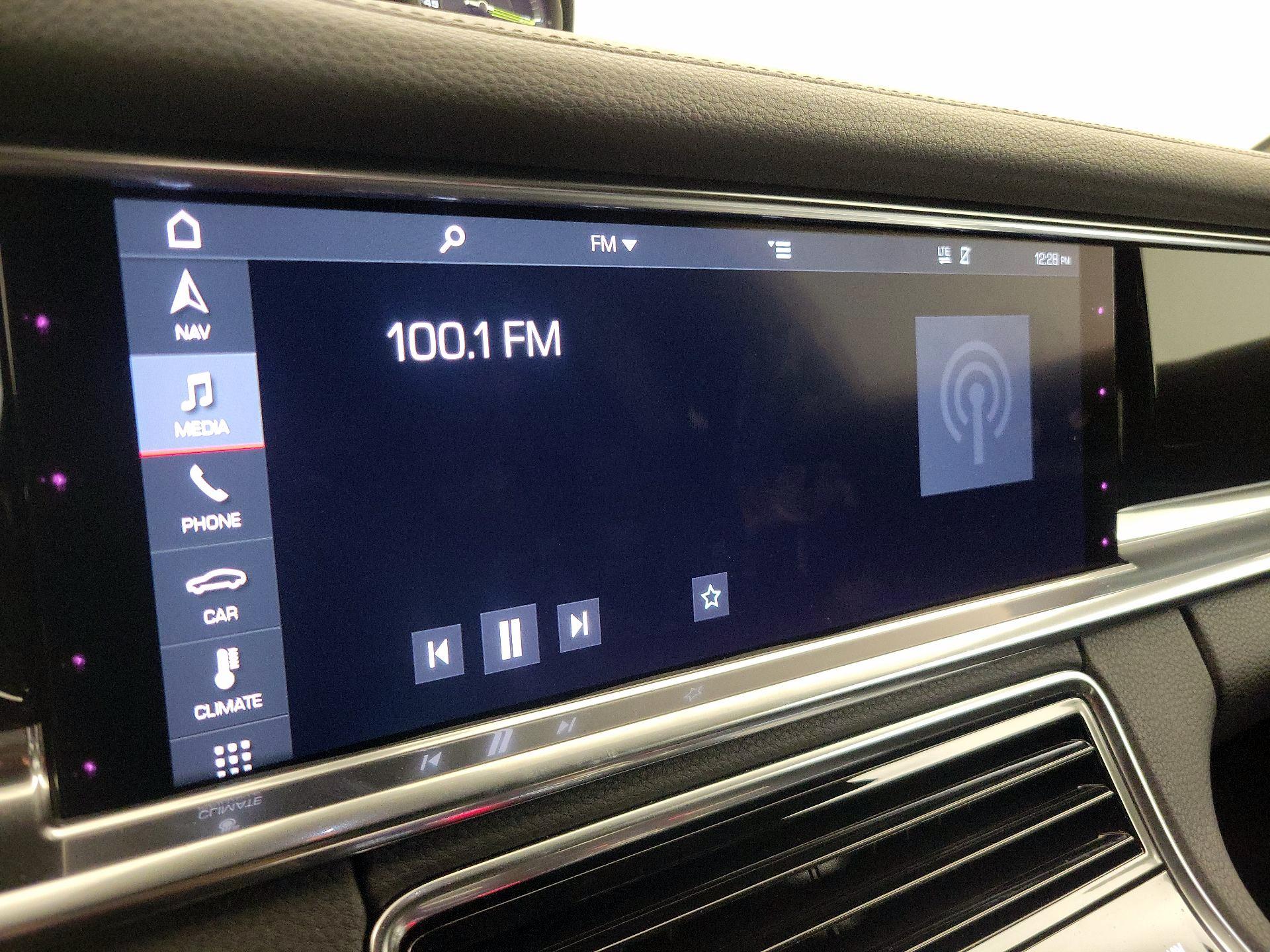 Thumbnail: 2020 Porsche Panamera - 16