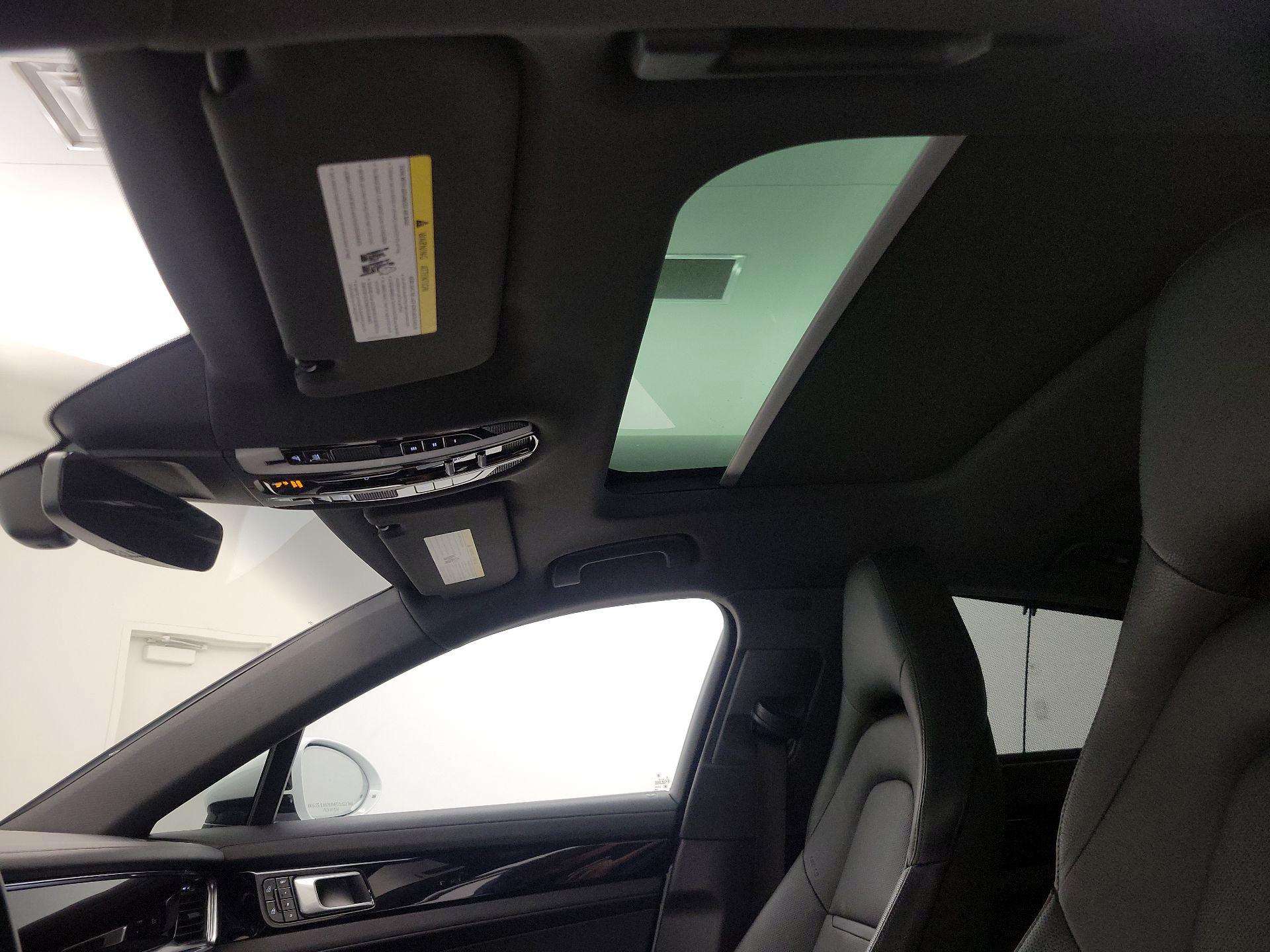 Thumbnail: 2020 Porsche Panamera - 19