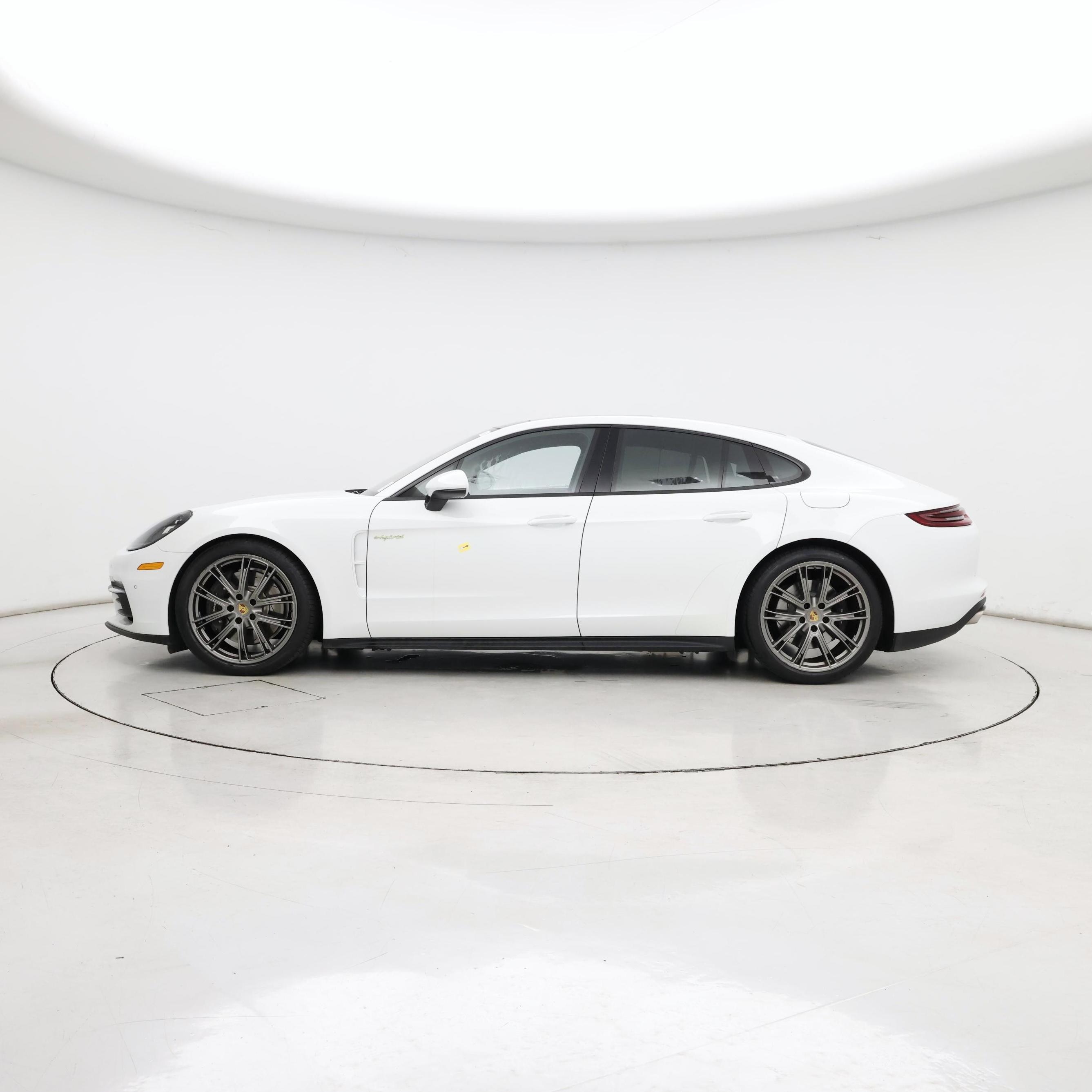 Thumbnail: 2020 Porsche Panamera - 3