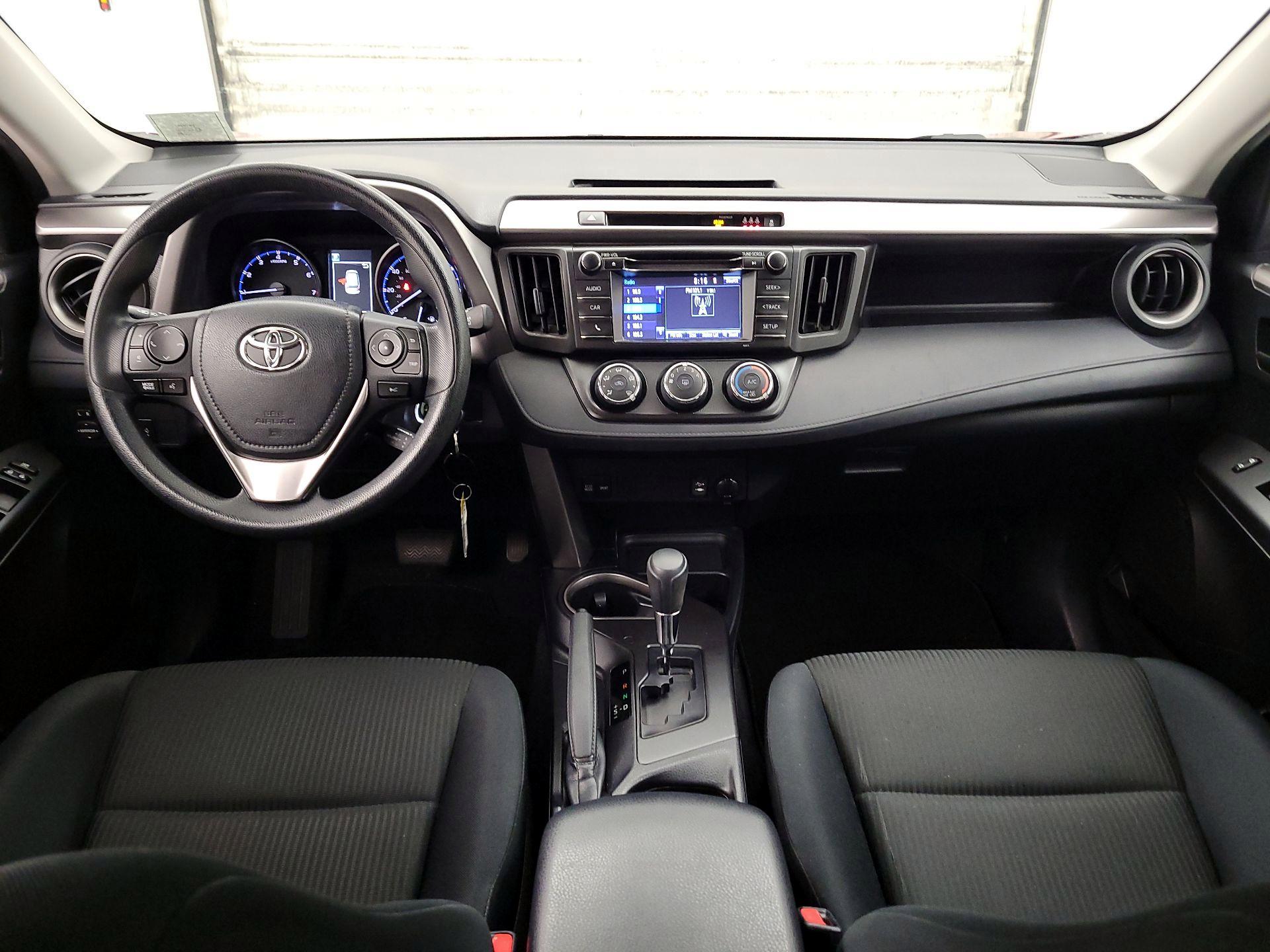 Thumbnail: 2018 Toyota RAV4 - 9