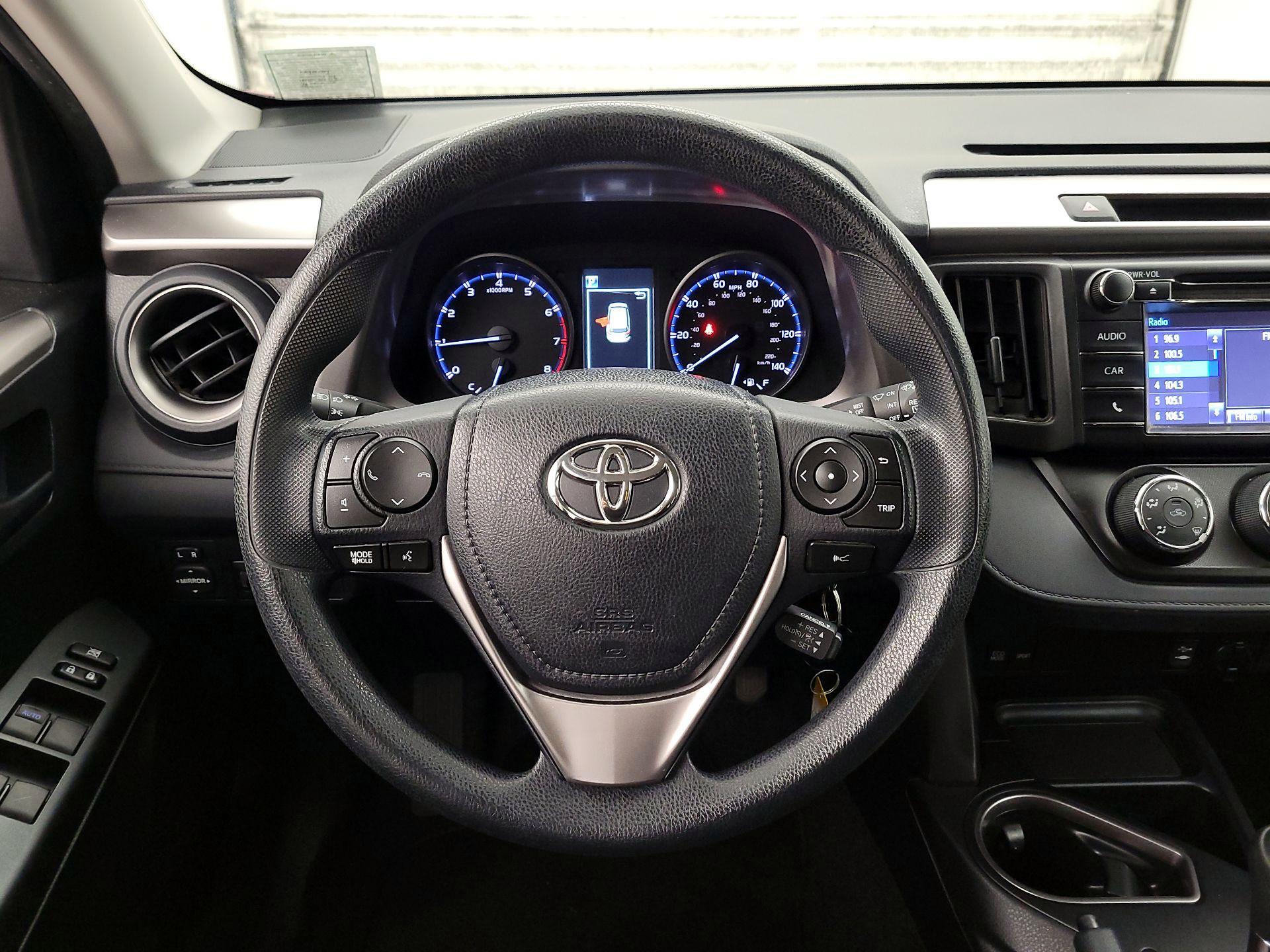 Thumbnail: 2018 Toyota RAV4 - 10