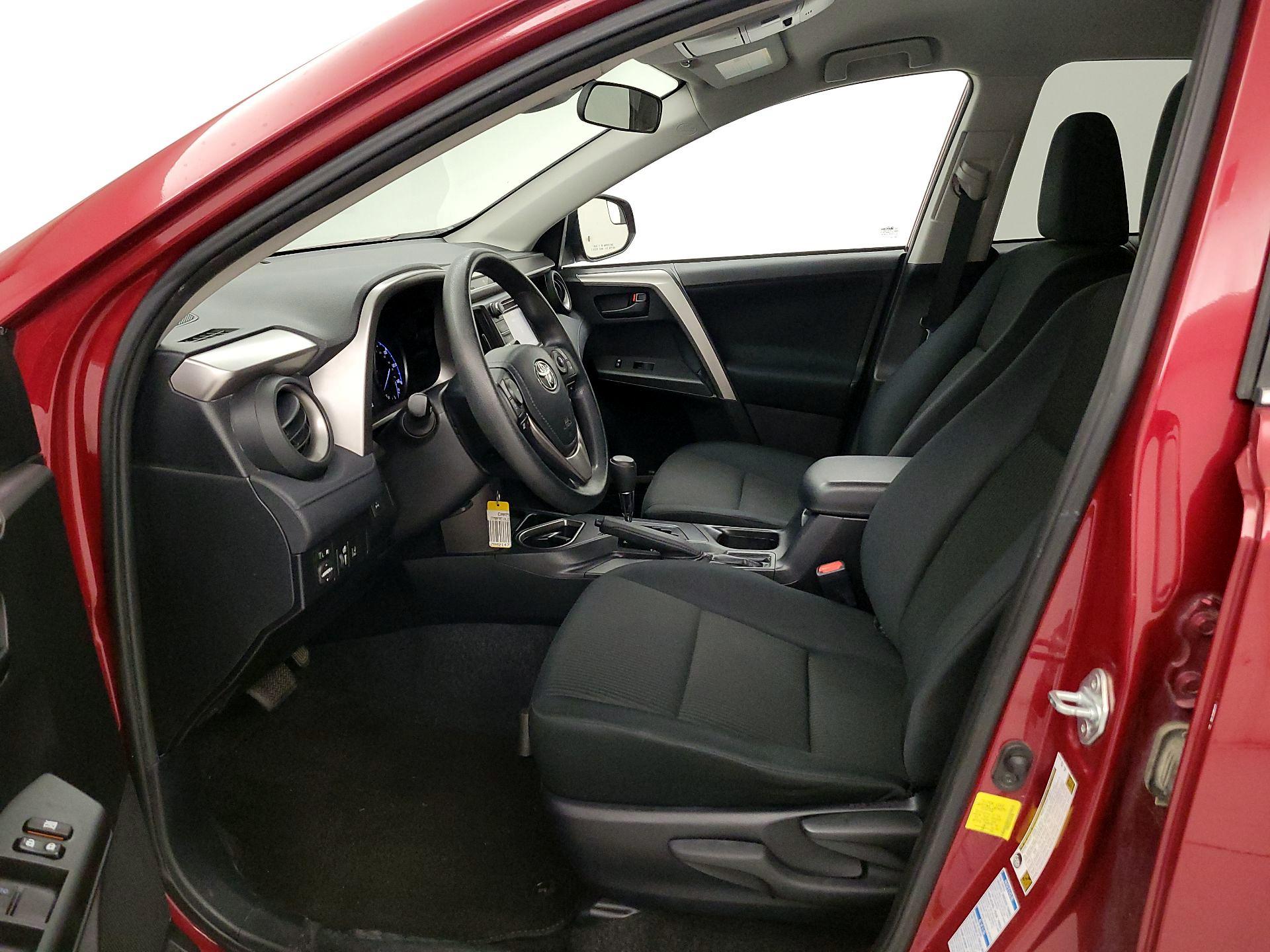 Thumbnail: 2018 Toyota RAV4 - 11