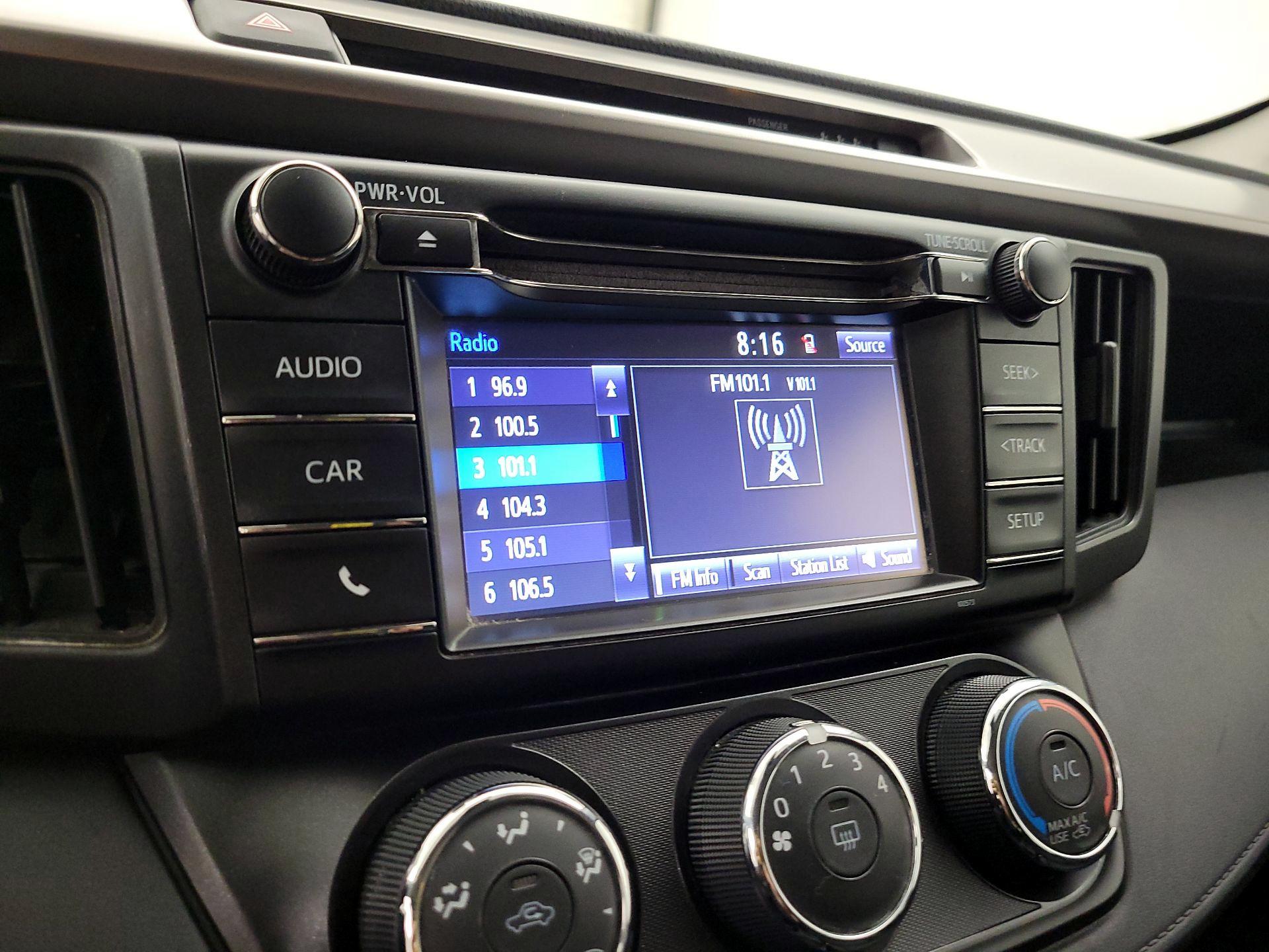 Thumbnail: 2018 Toyota RAV4 - 15