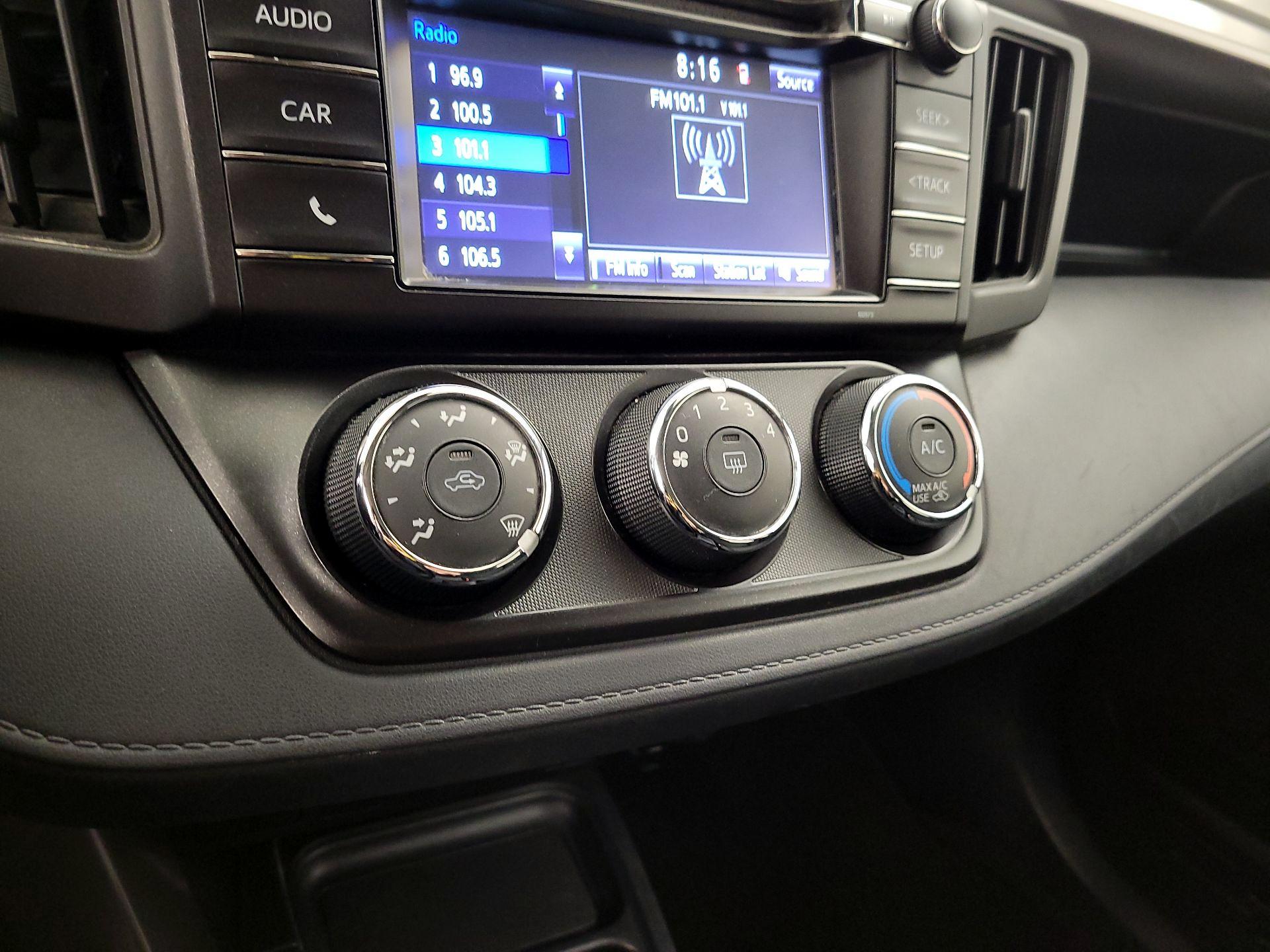 Thumbnail: 2018 Toyota RAV4 - 16