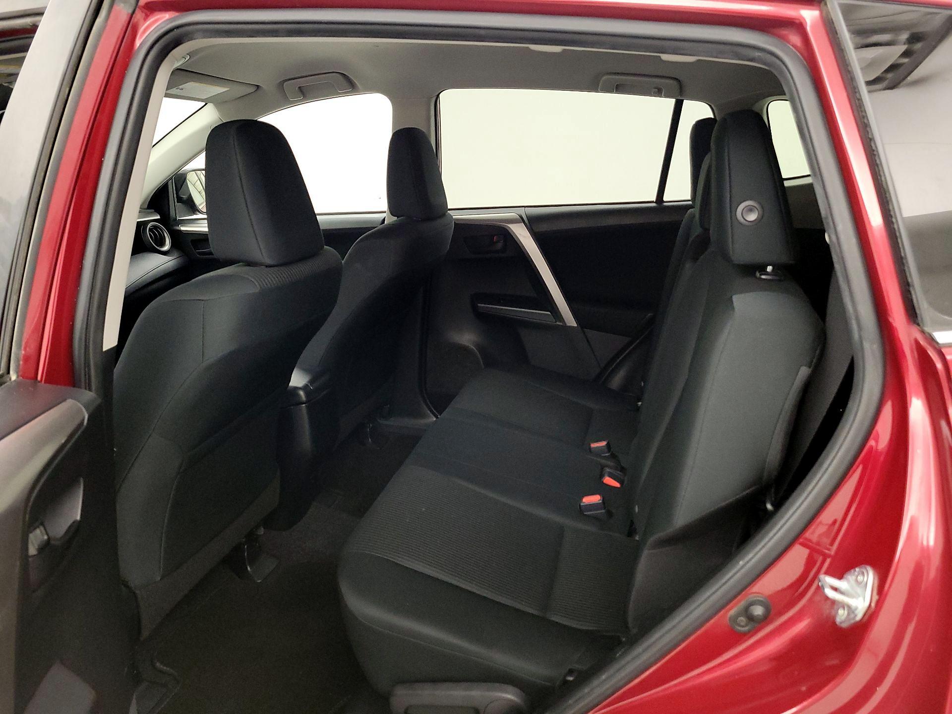 Thumbnail: 2018 Toyota RAV4 - 19